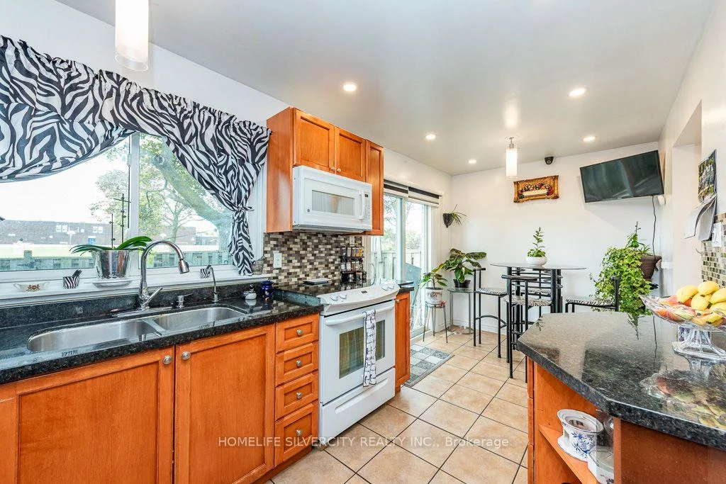Photo 21 of Unit 36, 900 Central Park Drive, Brampton, Northgate — HOMEH