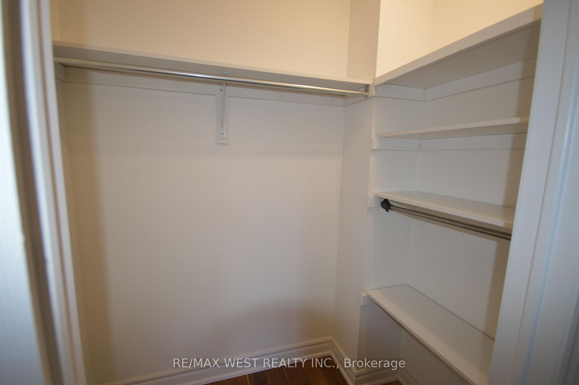 Photo 14 of 32 Axsmith Crescent, North York, Don Valley Village — HOMEH