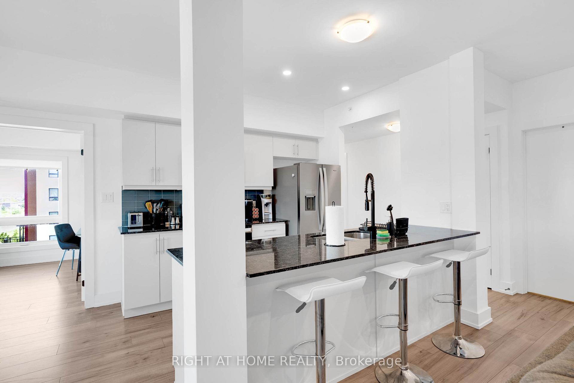Photo 13 of Unit 202, 4 Spice Way, Barrie, Rural Barrie Southeast — HOMEH