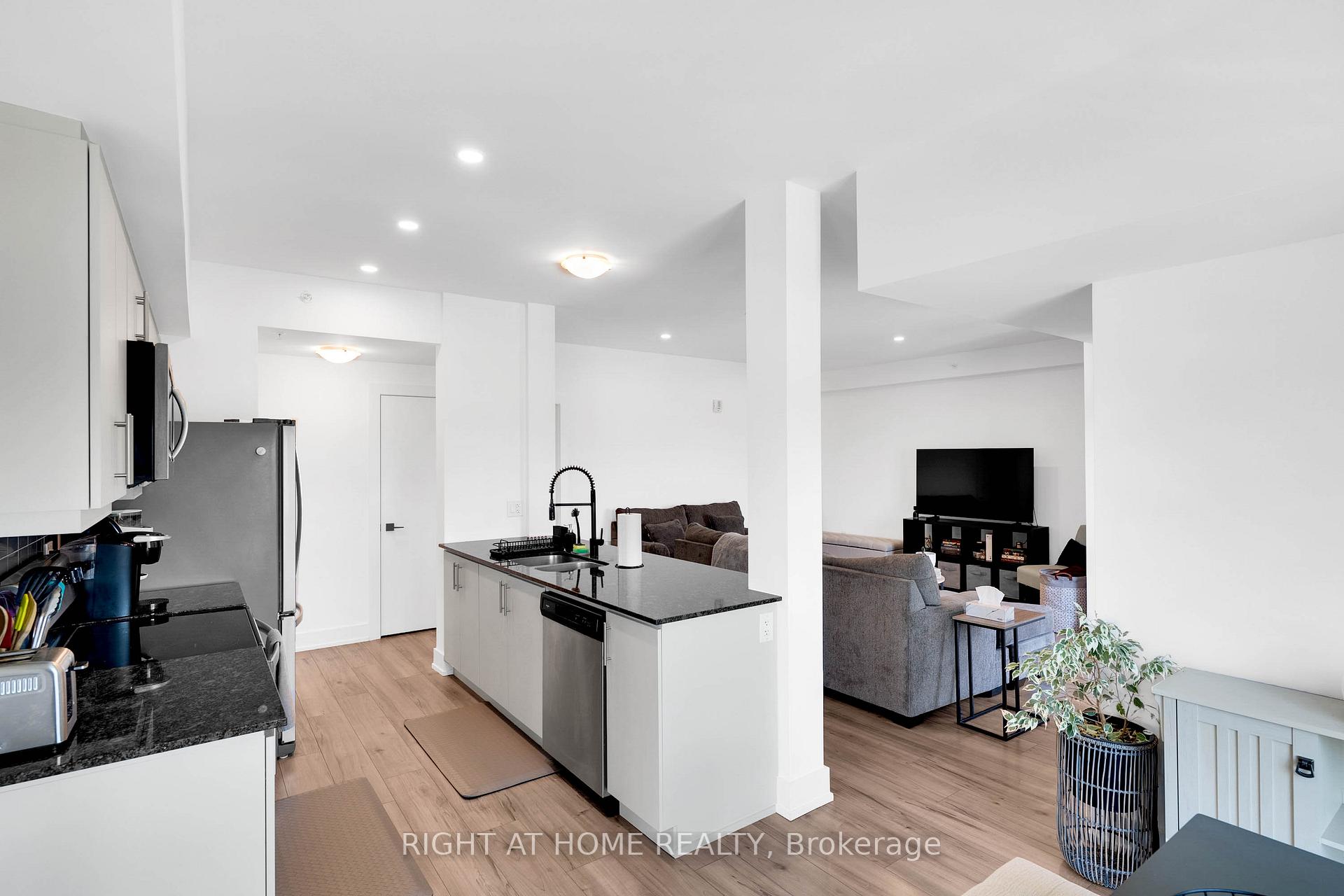 Photo 19 of Unit 202, 4 Spice Way, Barrie, Rural Barrie Southeast — HOMEH