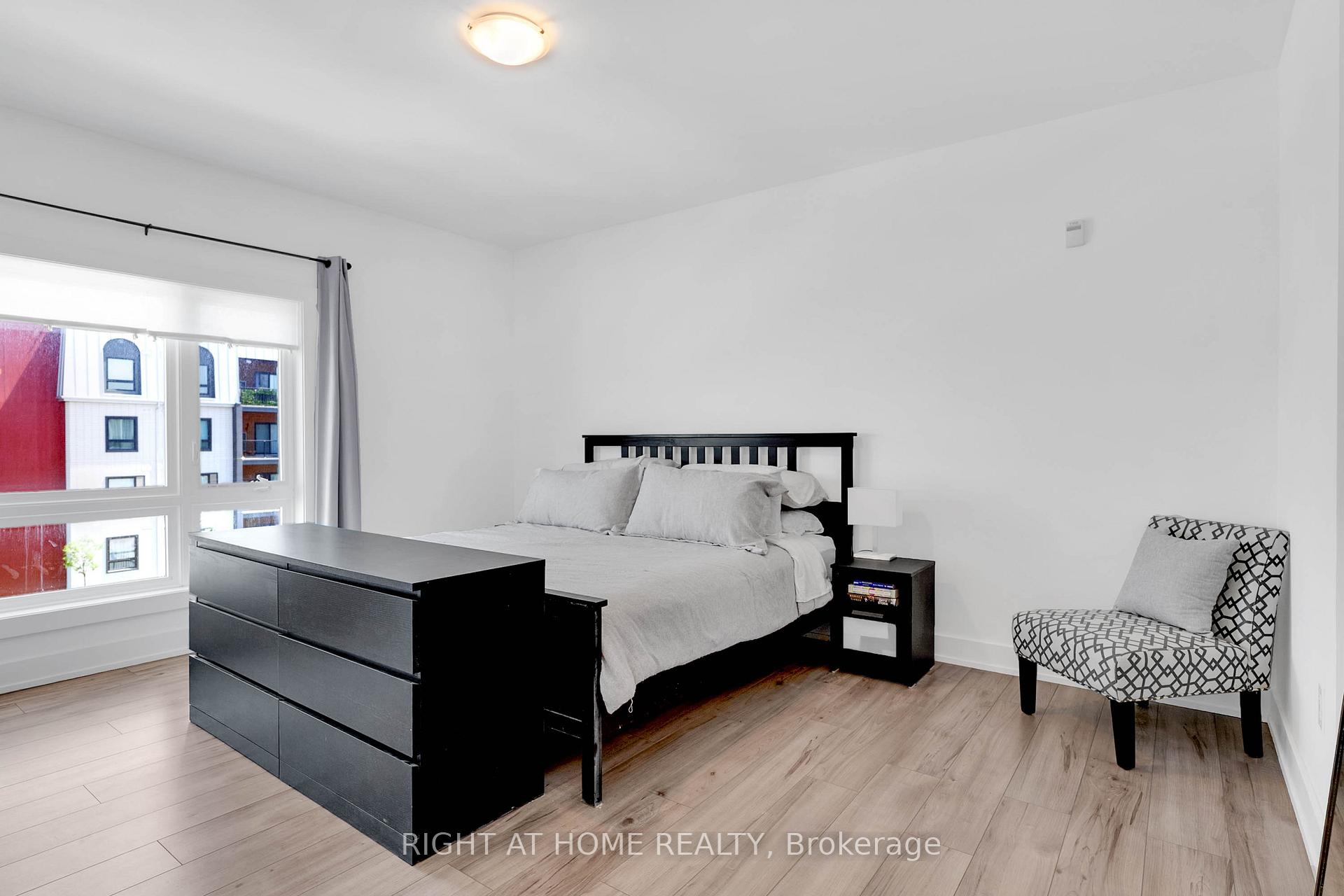 Photo 21 of Unit 202, 4 Spice Way, Barrie, Rural Barrie Southeast — HOMEH
