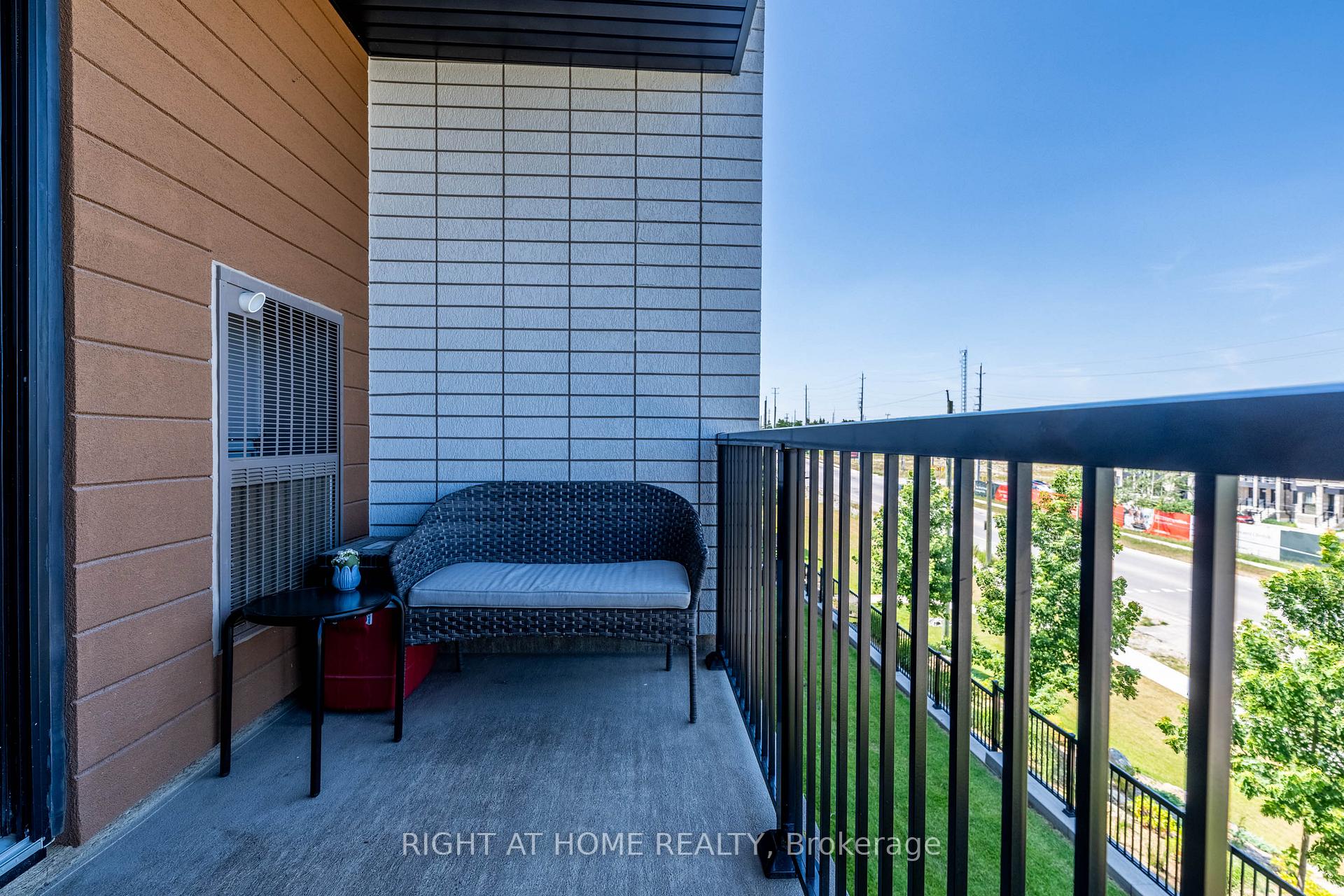 Photo 30 of Unit 202, 4 Spice Way, Barrie, Rural Barrie Southeast — HOMEH