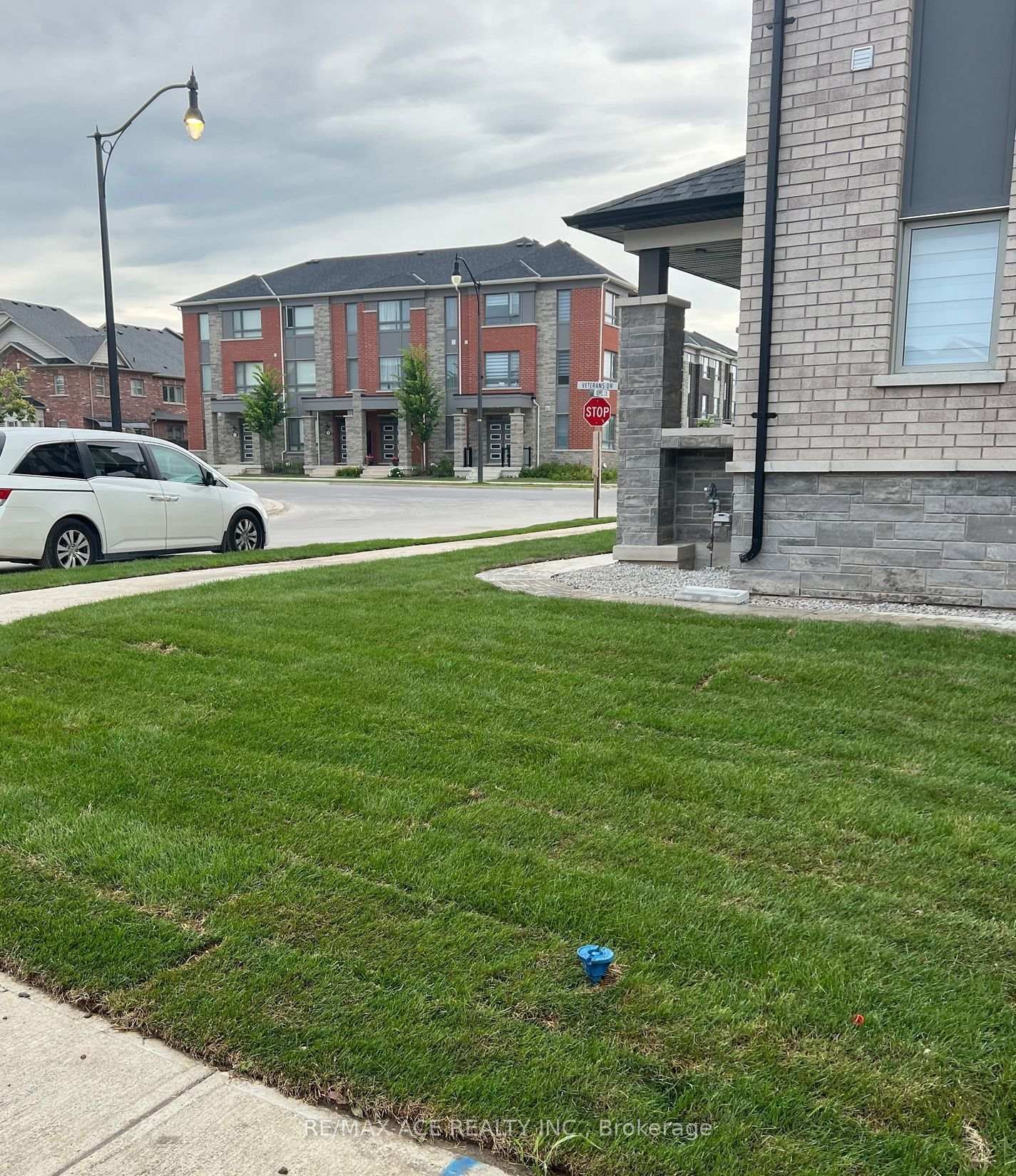 Photo 3 of Unit A, 2 Plume Street, Brampton, Northwest Brampton — HOMEH