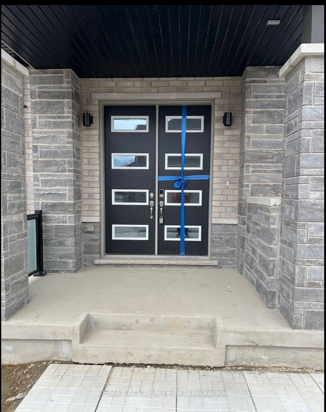 Photo 5 of Unit A, 2 Plume Street, Brampton, Northwest Brampton — HOMEH