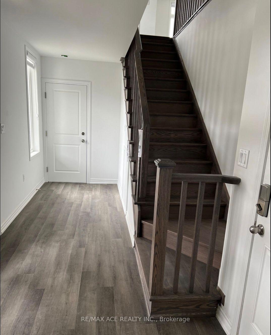 Photo 8 of Unit A, 2 Plume Street, Brampton, Northwest Brampton — HOMEH