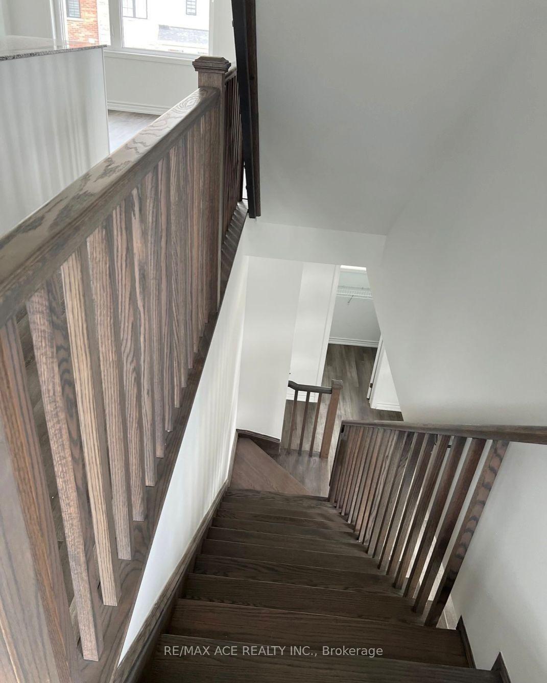 Photo 10 of Unit A, 2 Plume Street, Brampton, Northwest Brampton — HOMEH
