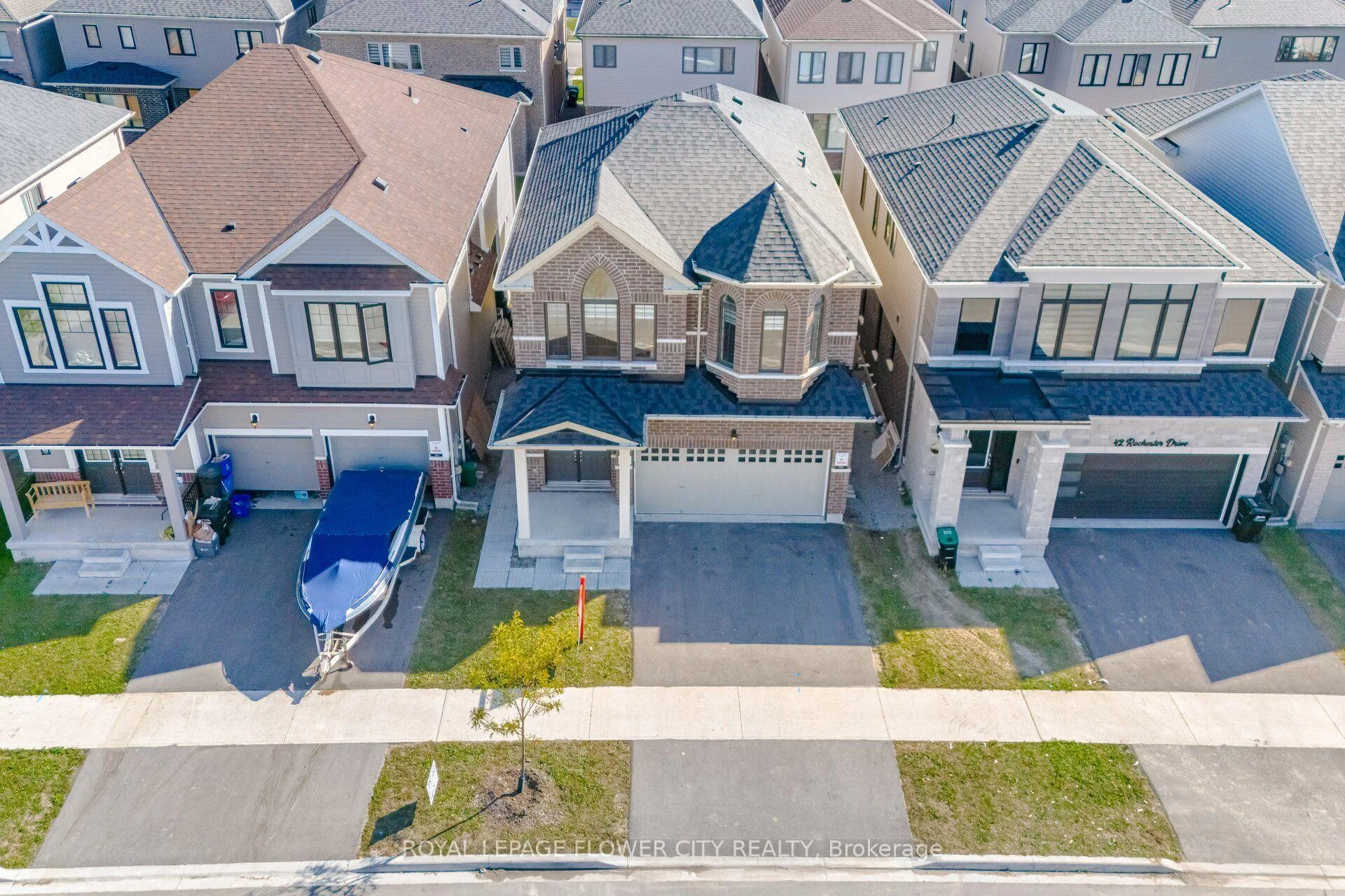 Photo 6 of 44 Rochester Drive, Barrie, Rural Barrie Southeast — HOMEH