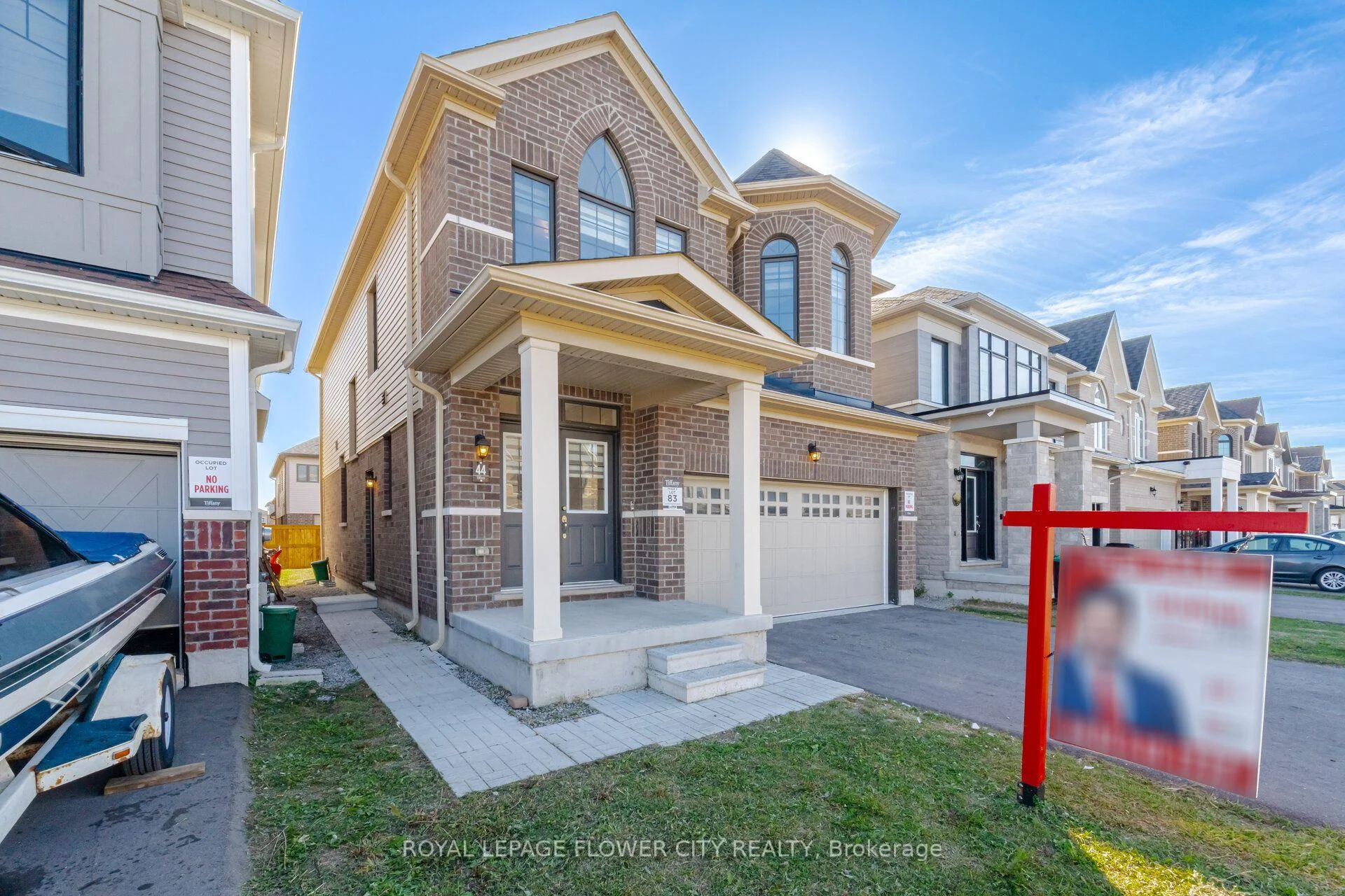 Photo 8 of 44 Rochester Drive, Barrie, Rural Barrie Southeast — HOMEH