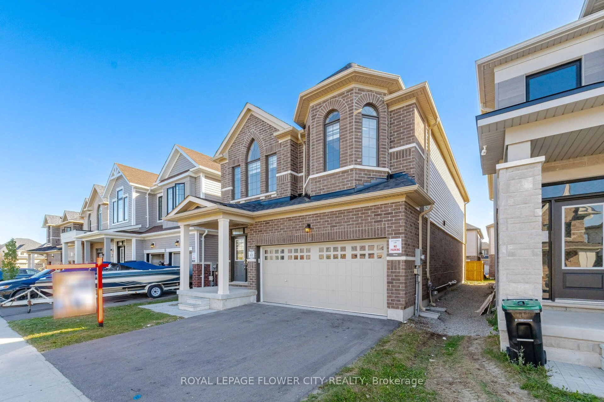 Photo 9 of 44 Rochester Drive, Barrie, Rural Barrie Southeast — HOMEH