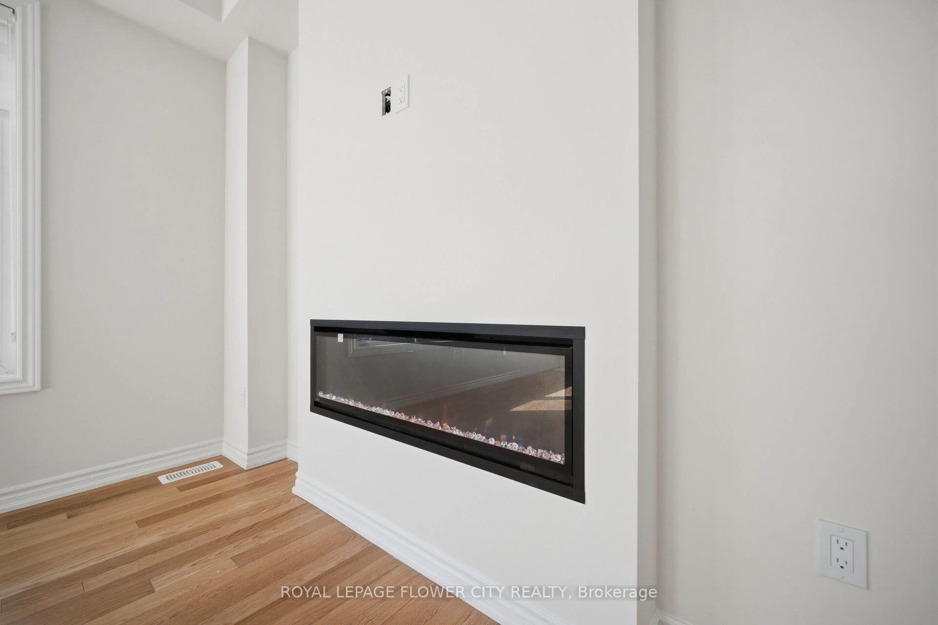 Photo 20 of 44 Rochester Drive, Barrie, Rural Barrie Southeast — HOMEH