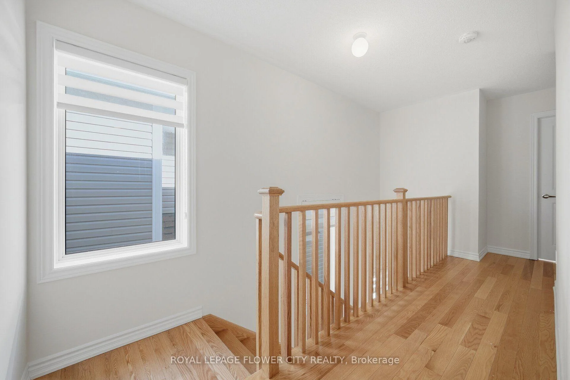 Photo 23 of 44 Rochester Drive, Barrie, Rural Barrie Southeast — HOMEH