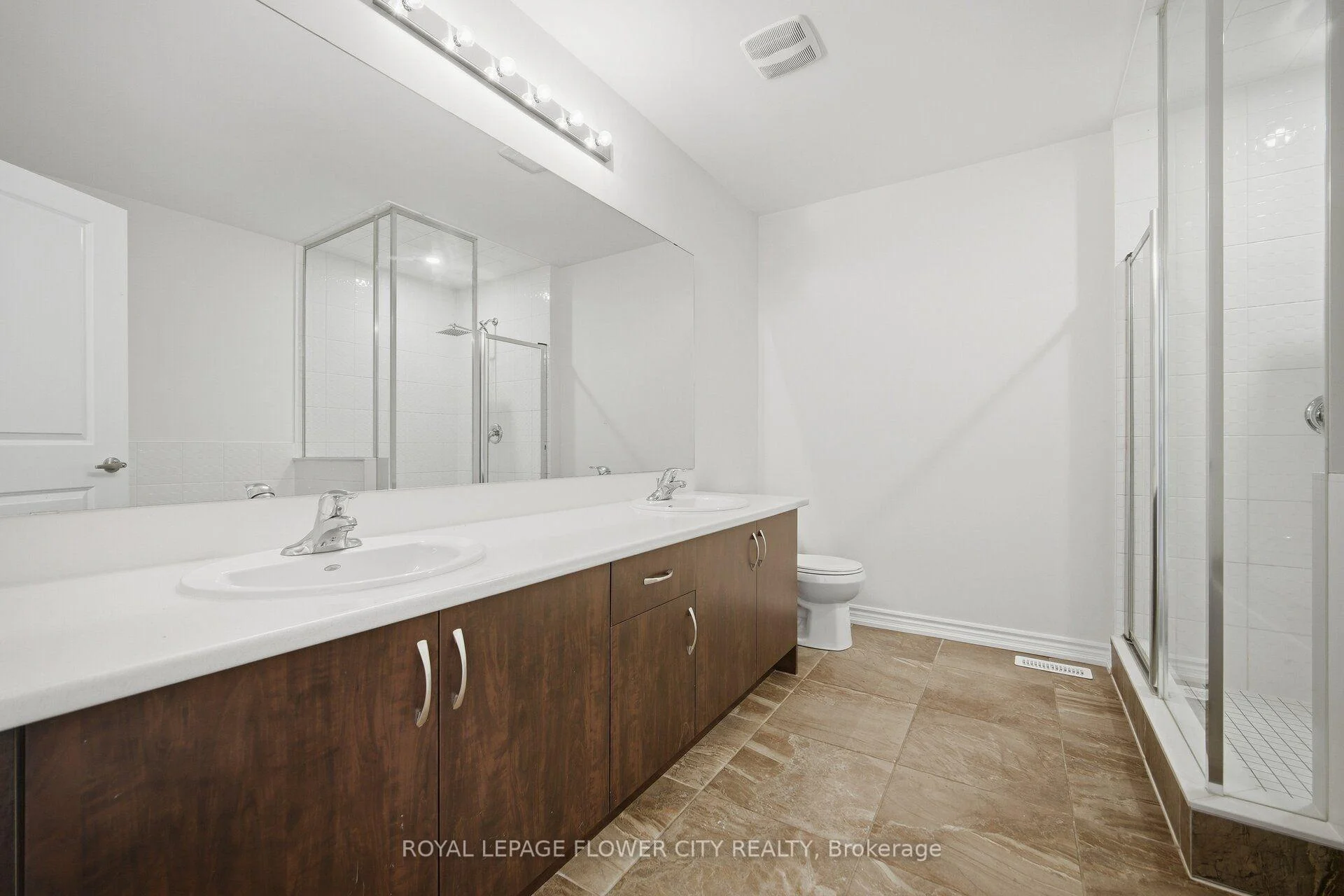 Photo 29 of 44 Rochester Drive, Barrie, Rural Barrie Southeast — HOMEH