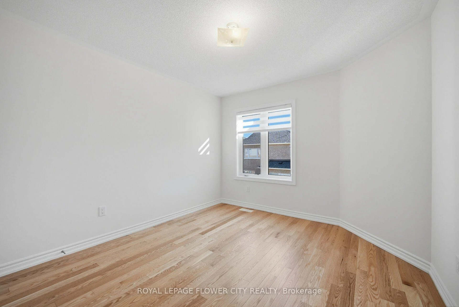 Photo 32 of 44 Rochester Drive, Barrie, Rural Barrie Southeast — HOMEH