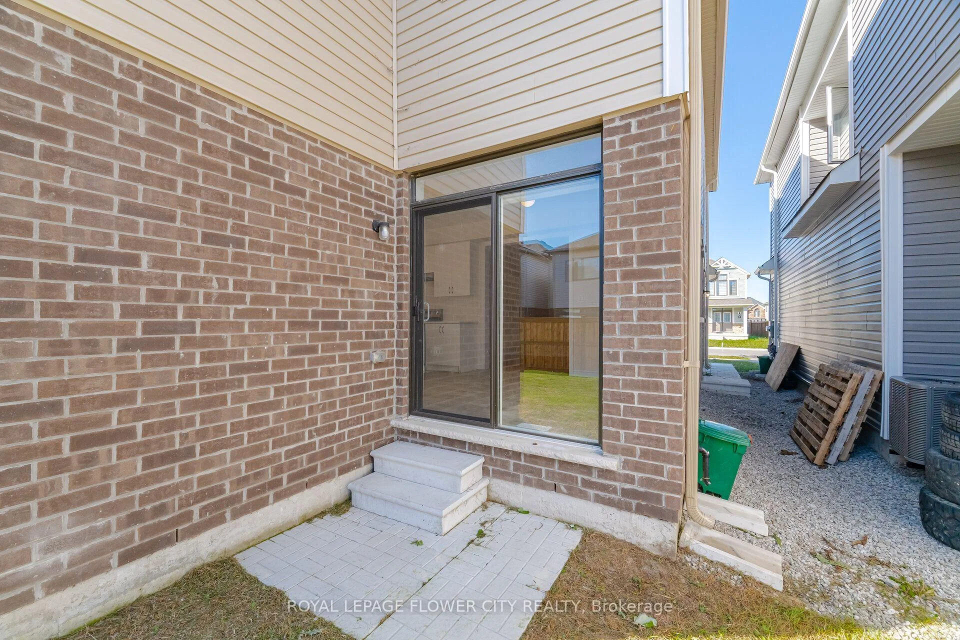 Photo 41 of 44 Rochester Drive, Barrie, Rural Barrie Southeast — HOMEH