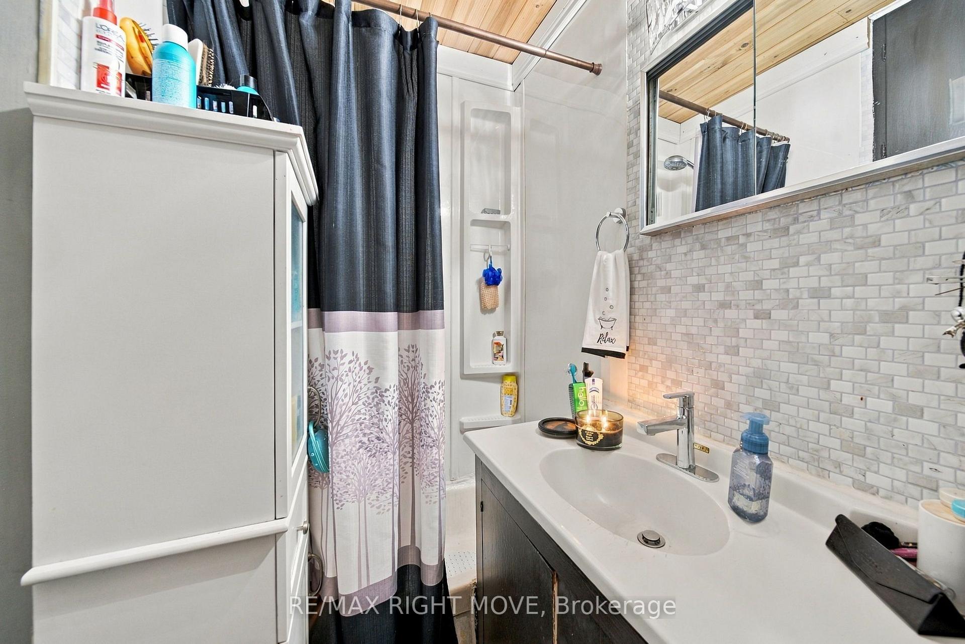 Photo 15 of 3425 Coronation Avenue, Severn, West Shore — HOMEH