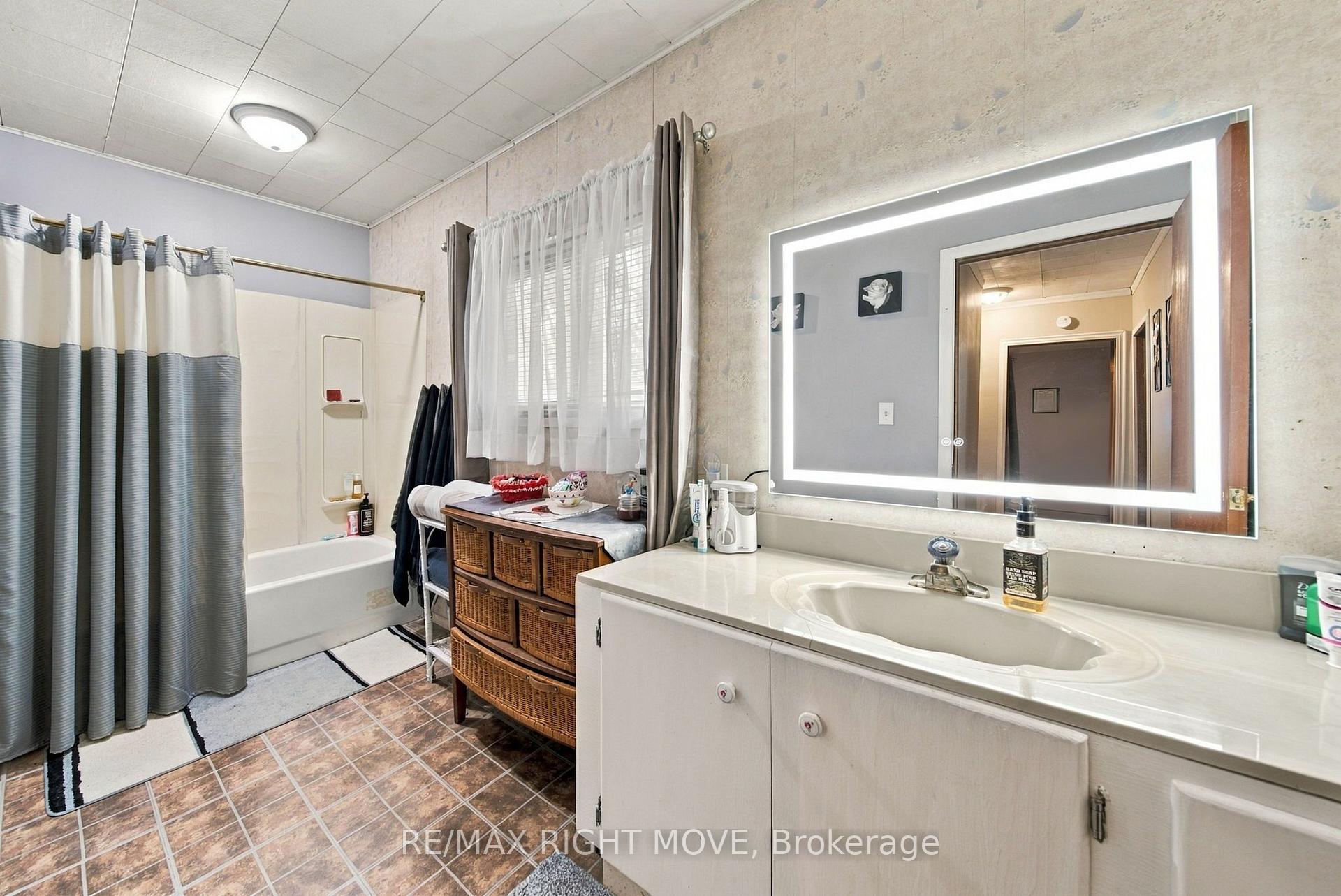 Photo 28 of 3425 Coronation Avenue, Severn, West Shore — HOMEH