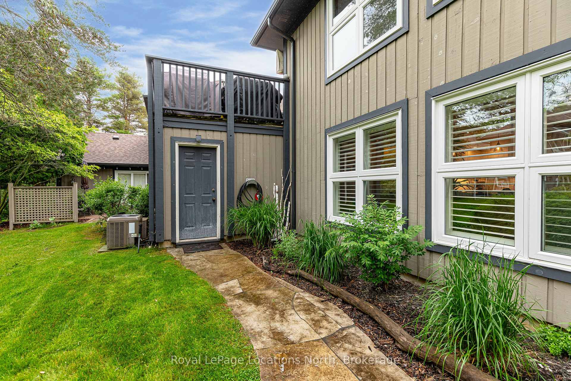 Photo 4 of 423 Mariners Way, Collingwood — HOMEH