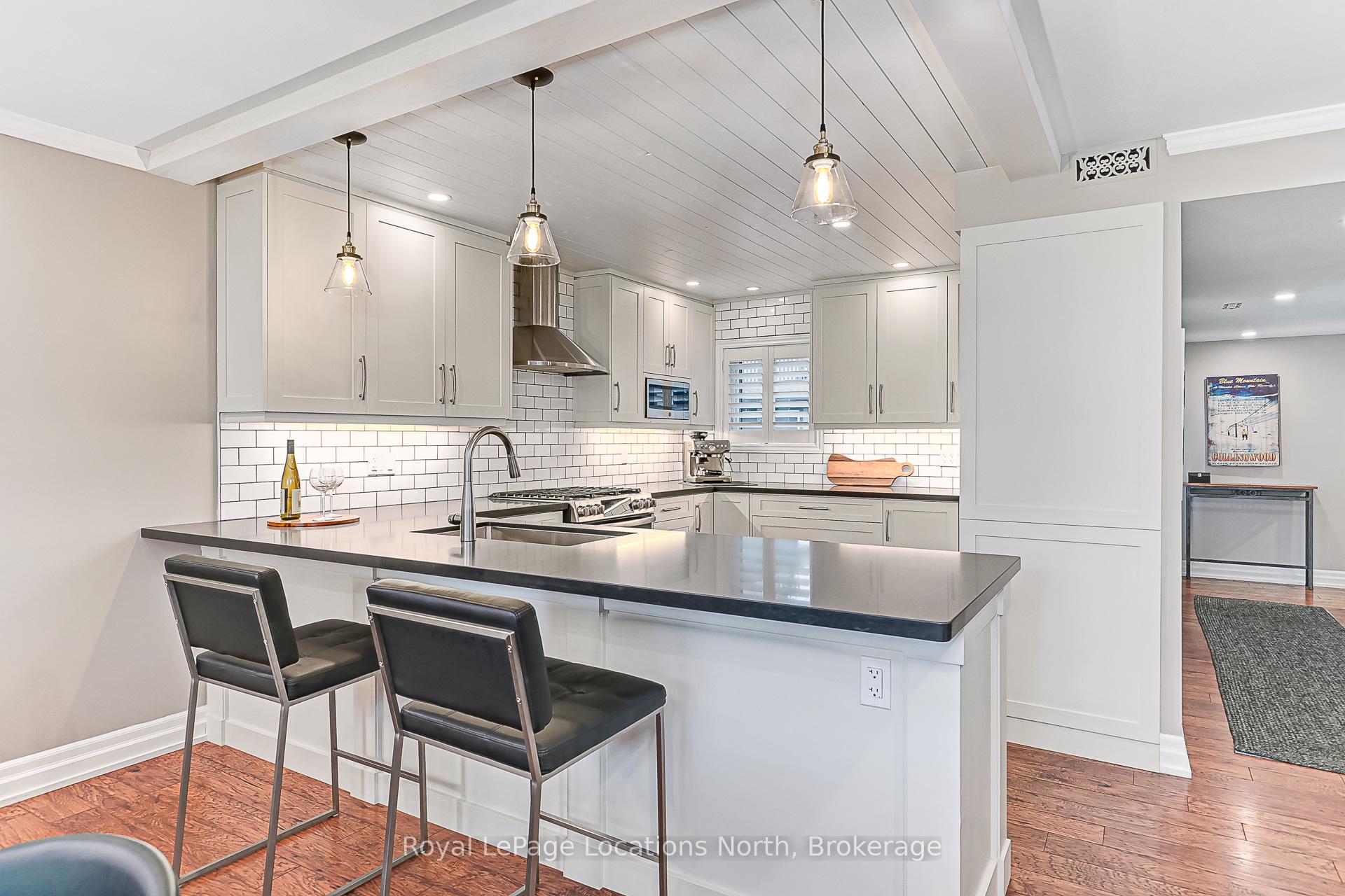 Photo 11 of 423 Mariners Way, Collingwood — HOMEH