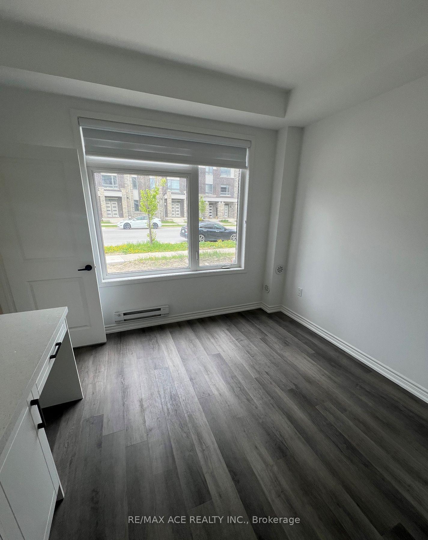 Photo 14 of Unit B, 2 Plume Street, Brampton, Northwest Brampton — HOMEH