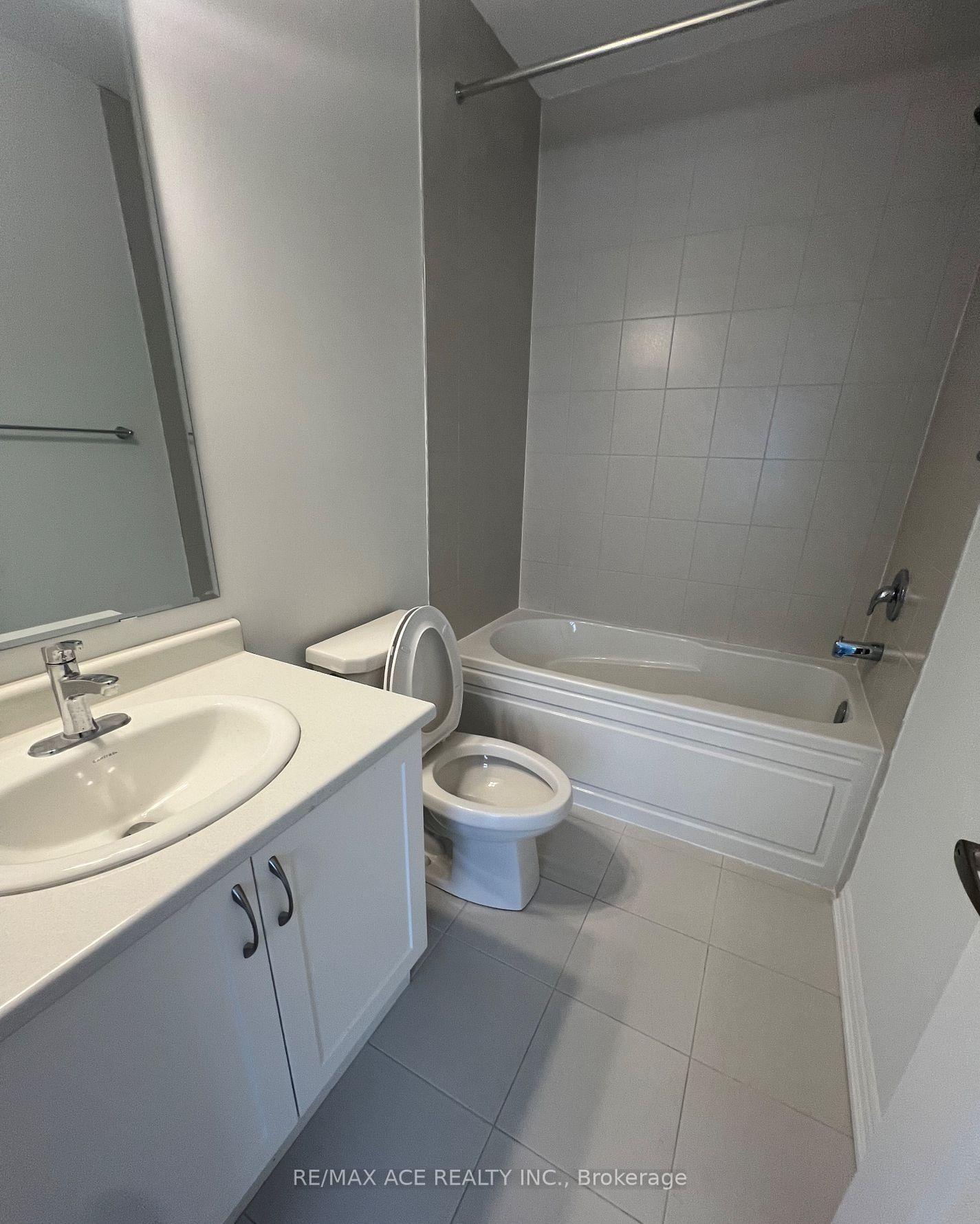 Photo 16 of Unit B, 2 Plume Street, Brampton, Northwest Brampton — HOMEH