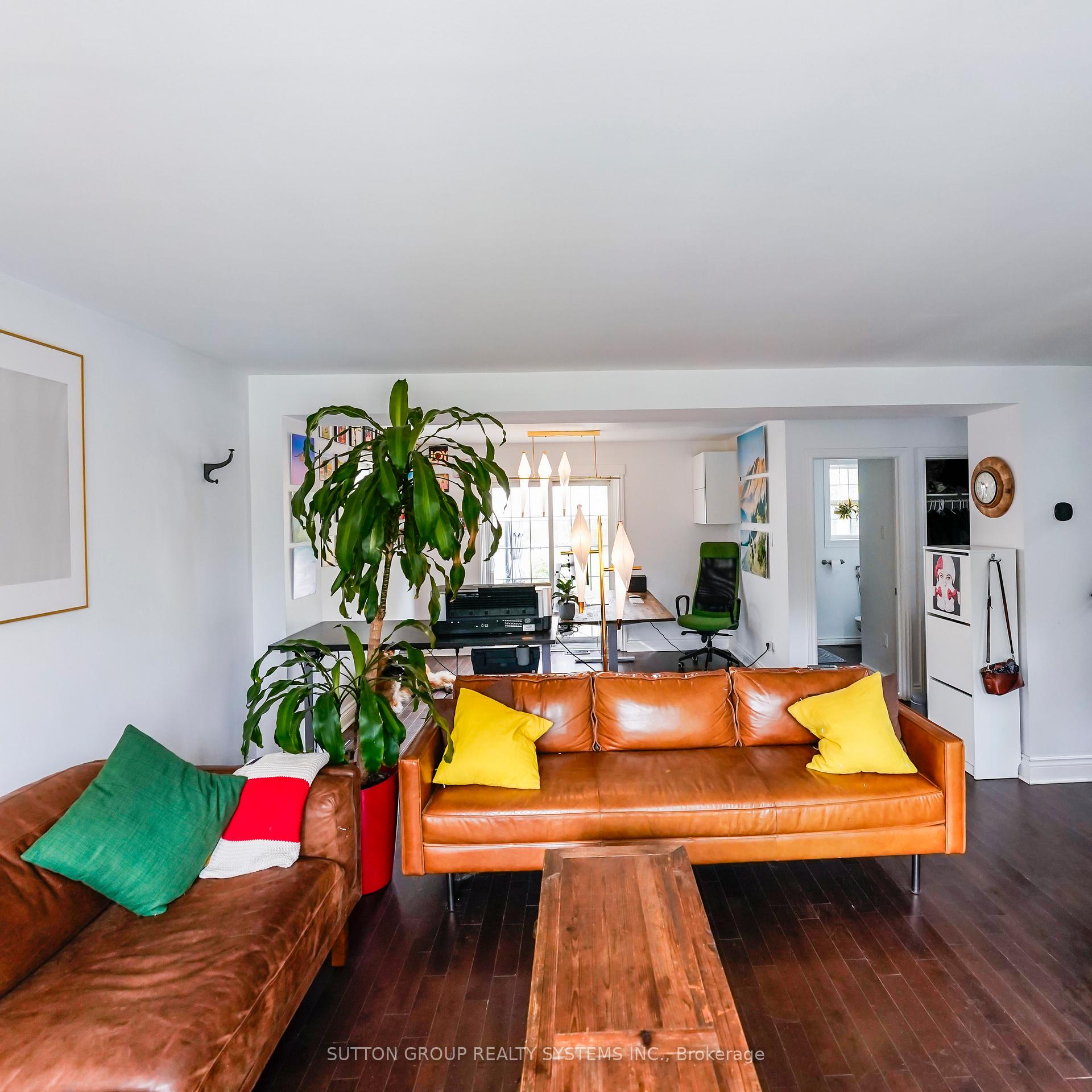 Photo 4 of Unit Upper, 684 Birchmount Road, Scarborough, Clairlea-Birchmount — HOMEH