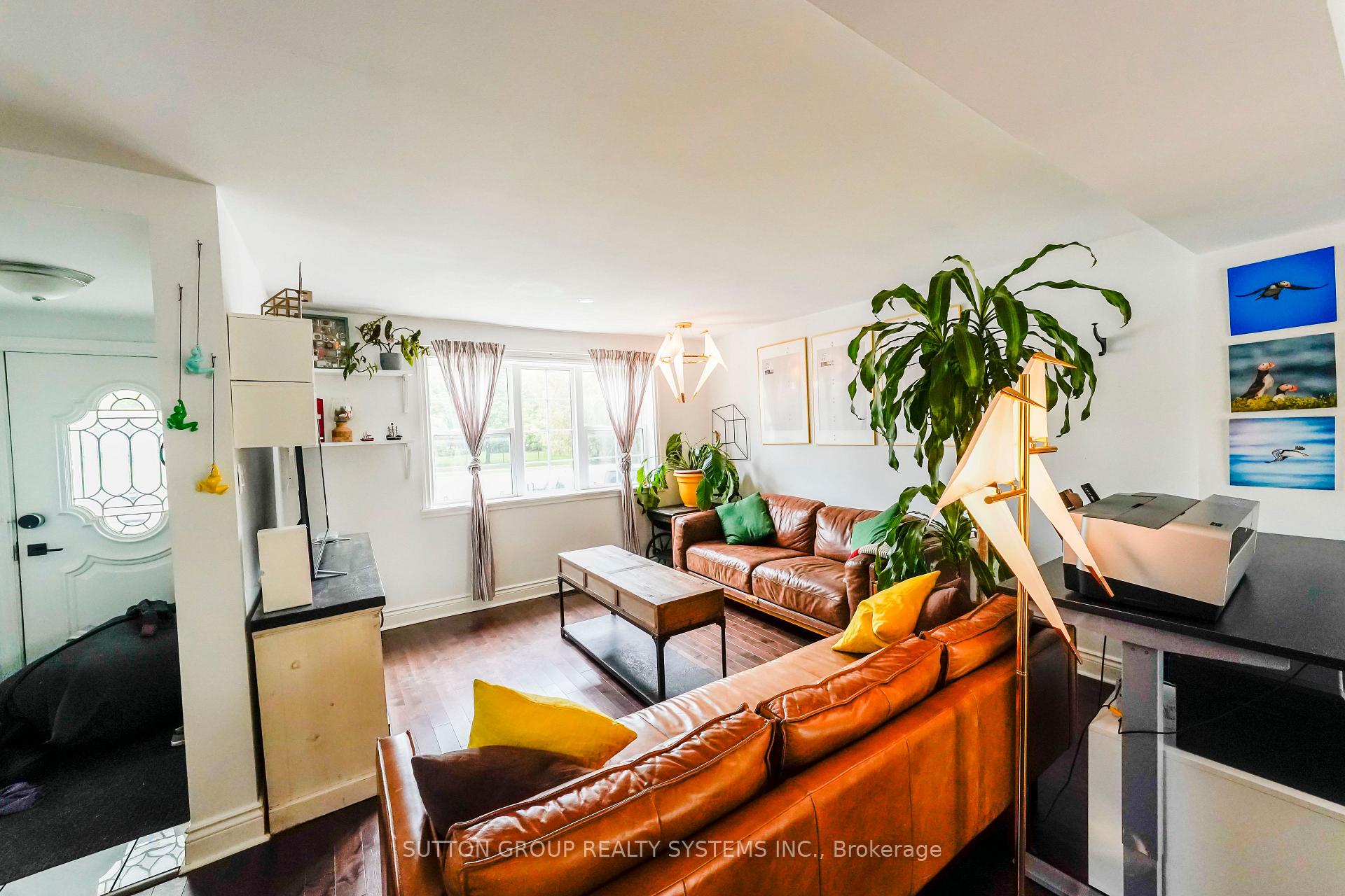 Photo 7 of Unit Upper, 684 Birchmount Road, Scarborough, Clairlea-Birchmount — HOMEH