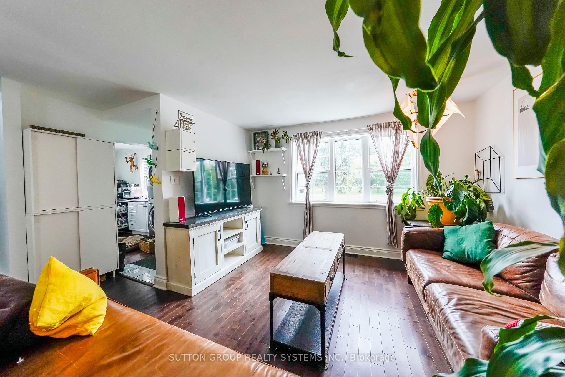 Photo 9 of Unit Upper, 684 Birchmount Road, Scarborough, Clairlea-Birchmount — HOMEH