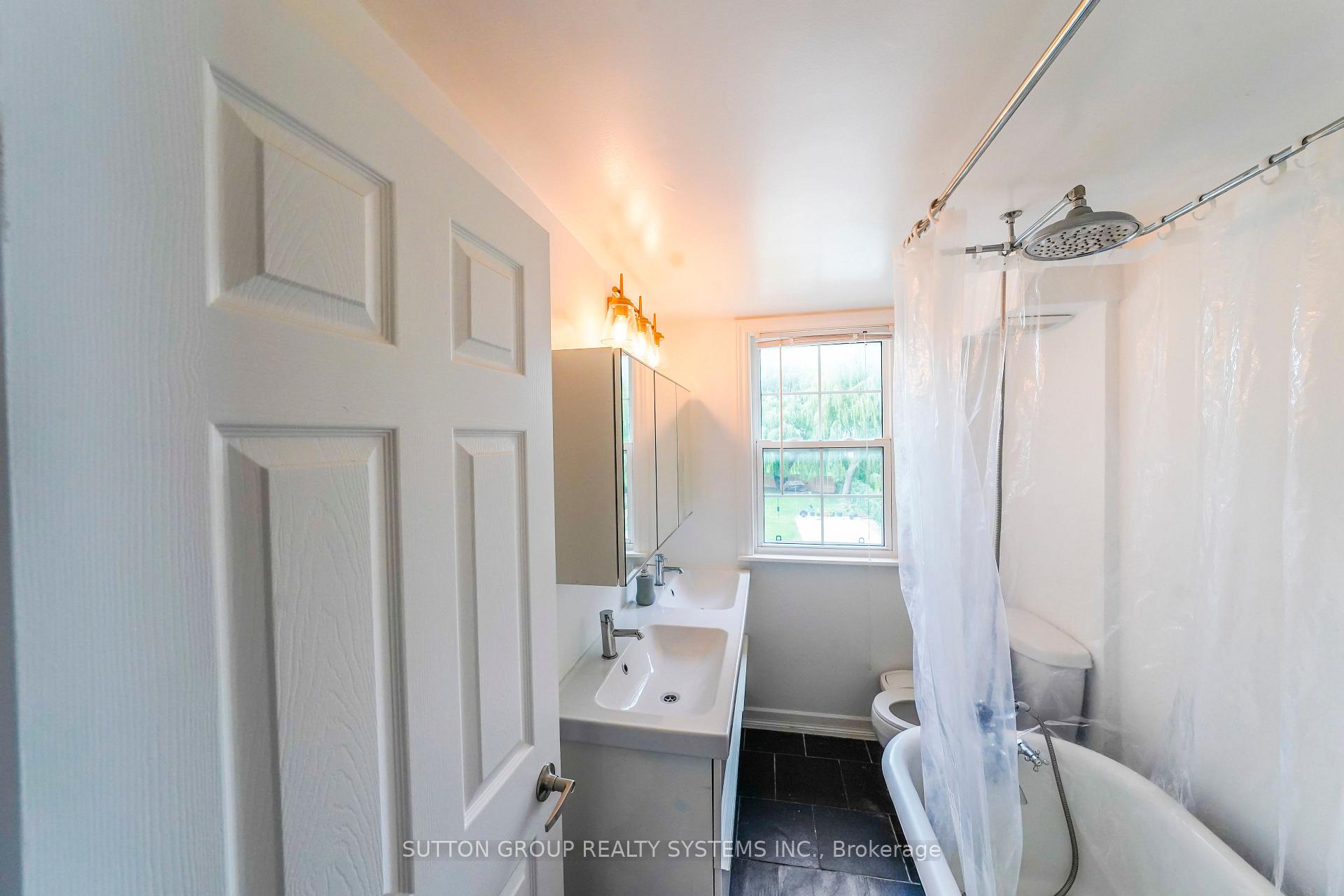 Photo 24 of Unit Upper, 684 Birchmount Road, Scarborough, Clairlea-Birchmount — HOMEH