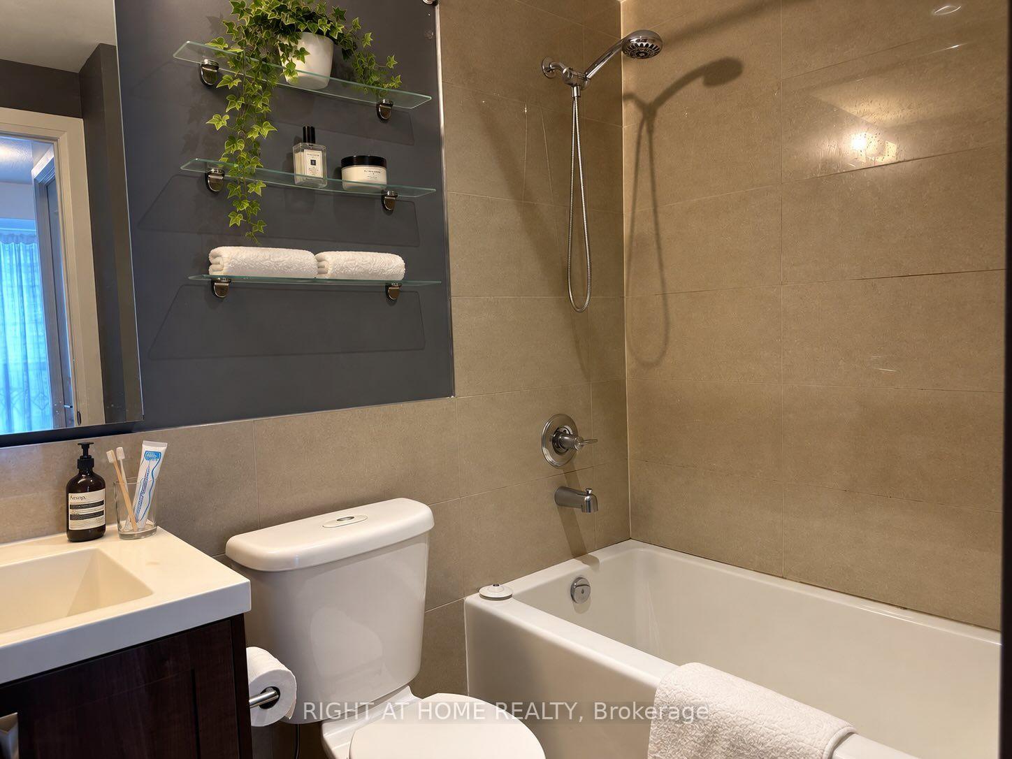Photo 8 of Unit 404, 2 Old Mill Drive, Toronto, High Park-Swansea — HOMEH
