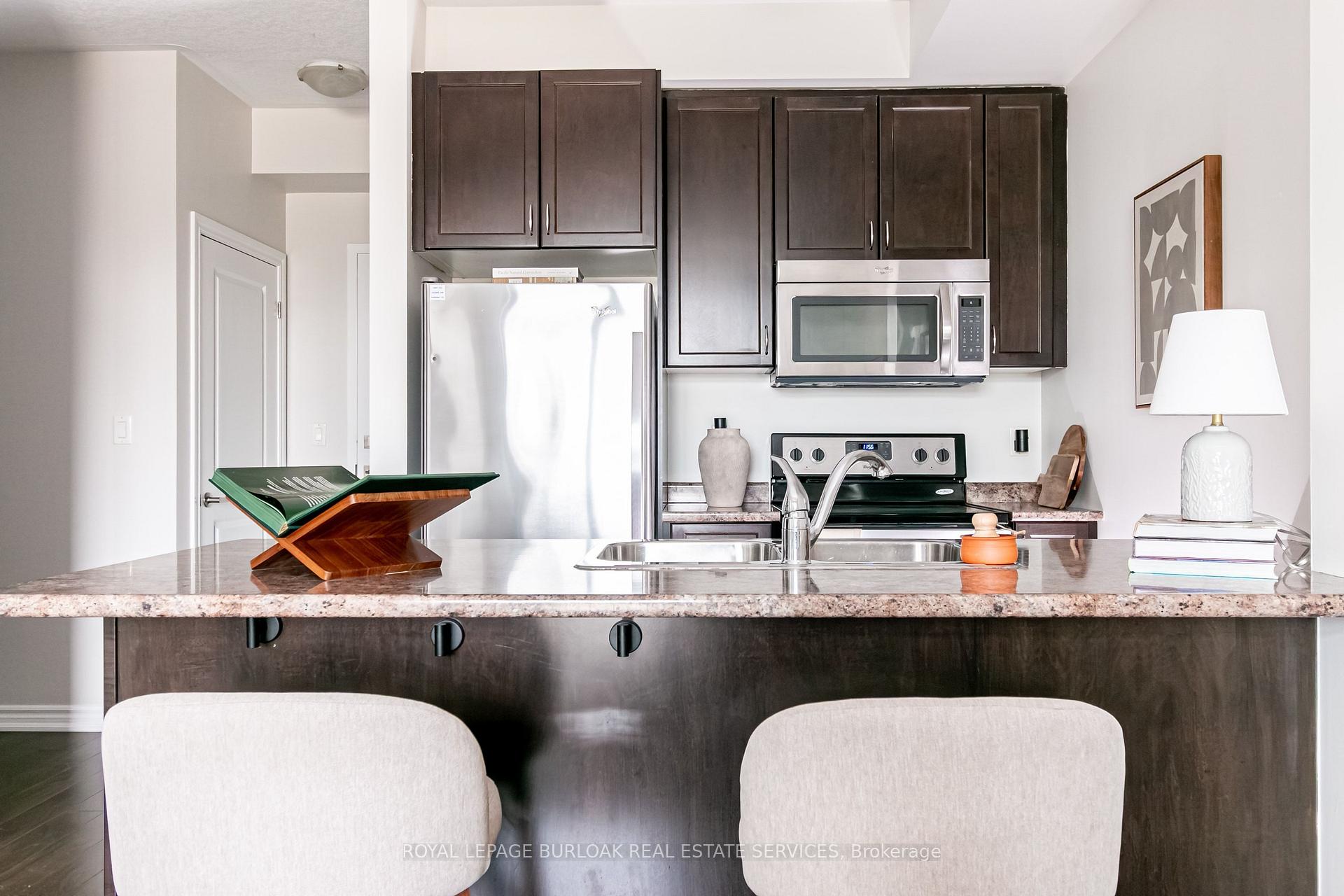 Photo 8 of Unit 221, 35 Southshore Crescent, Hamilton, Lakeshore — HOMEH
