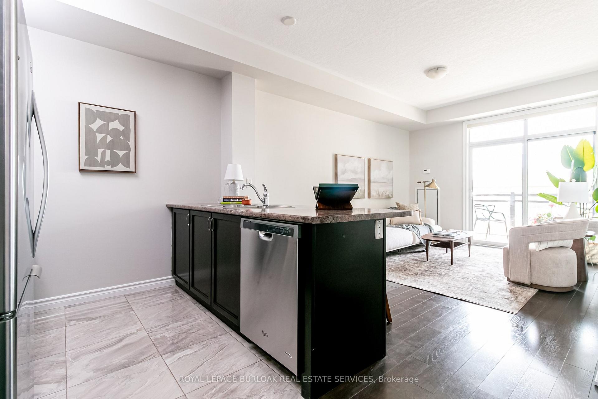 Photo 9 of Unit 221, 35 Southshore Crescent, Hamilton, Lakeshore — HOMEH