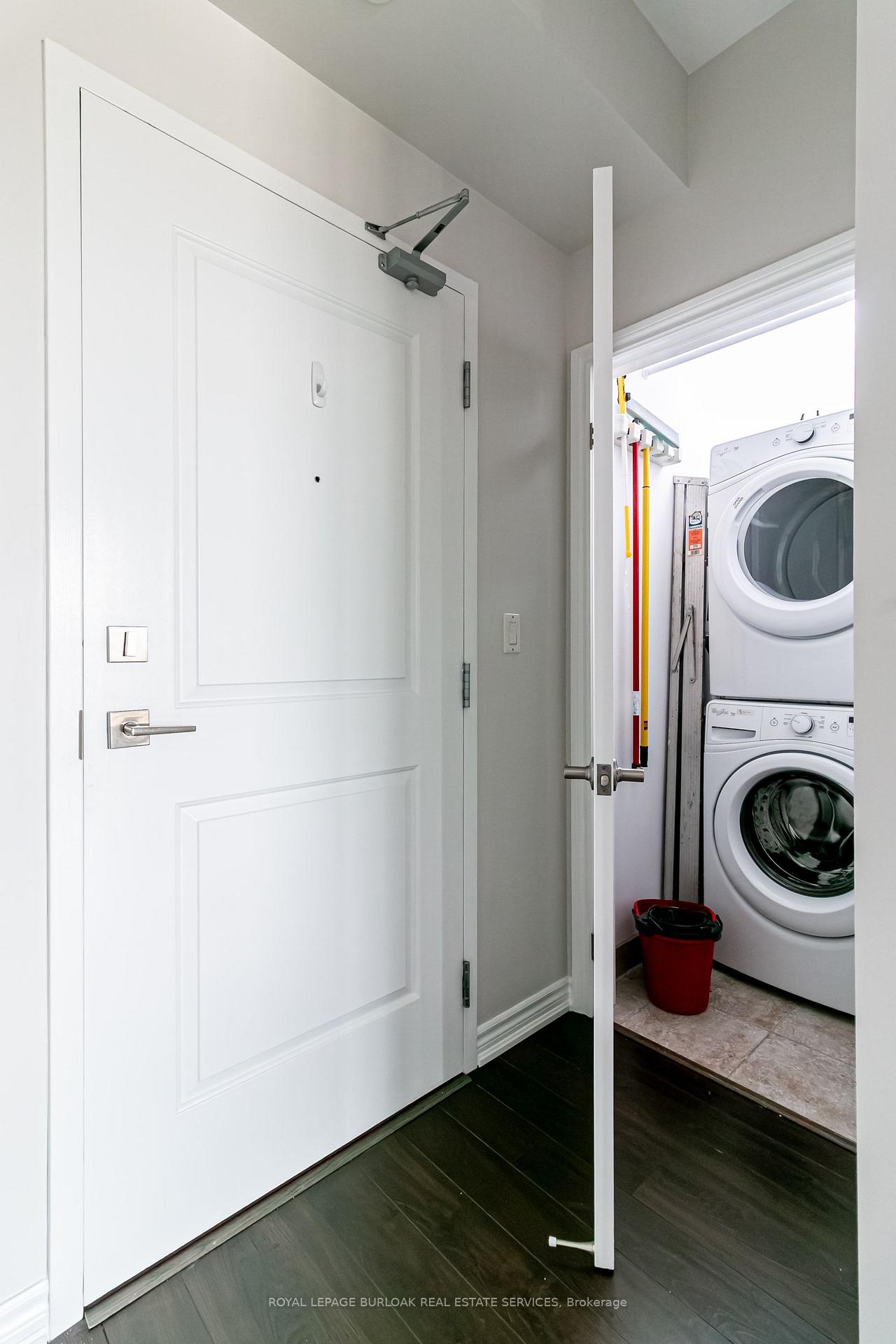 Photo 17 of Unit 221, 35 Southshore Crescent, Hamilton, Lakeshore — HOMEH