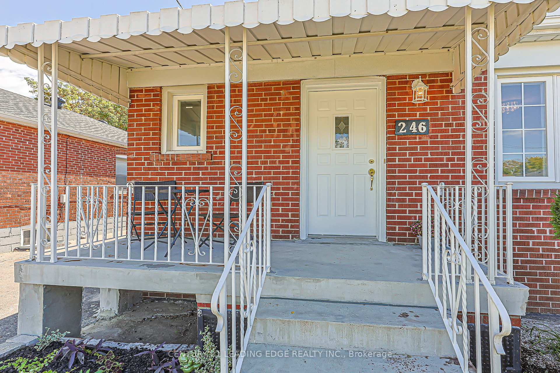 Photo 2 of 246 Ellington Drive, Scarborough, Wexford-Maryvale — HOMEH