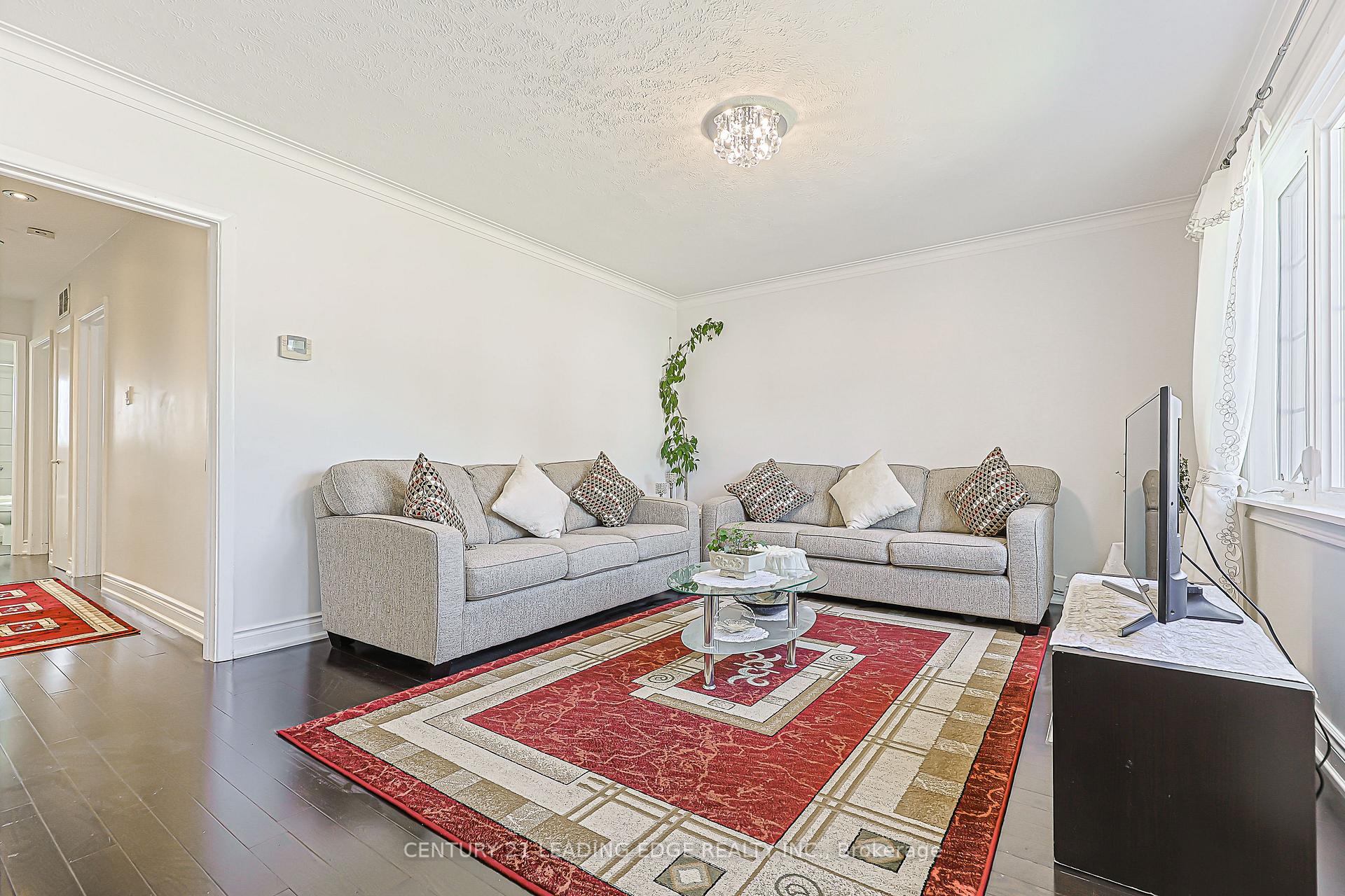 Photo 4 of 246 Ellington Drive, Scarborough, Wexford-Maryvale — HOMEH