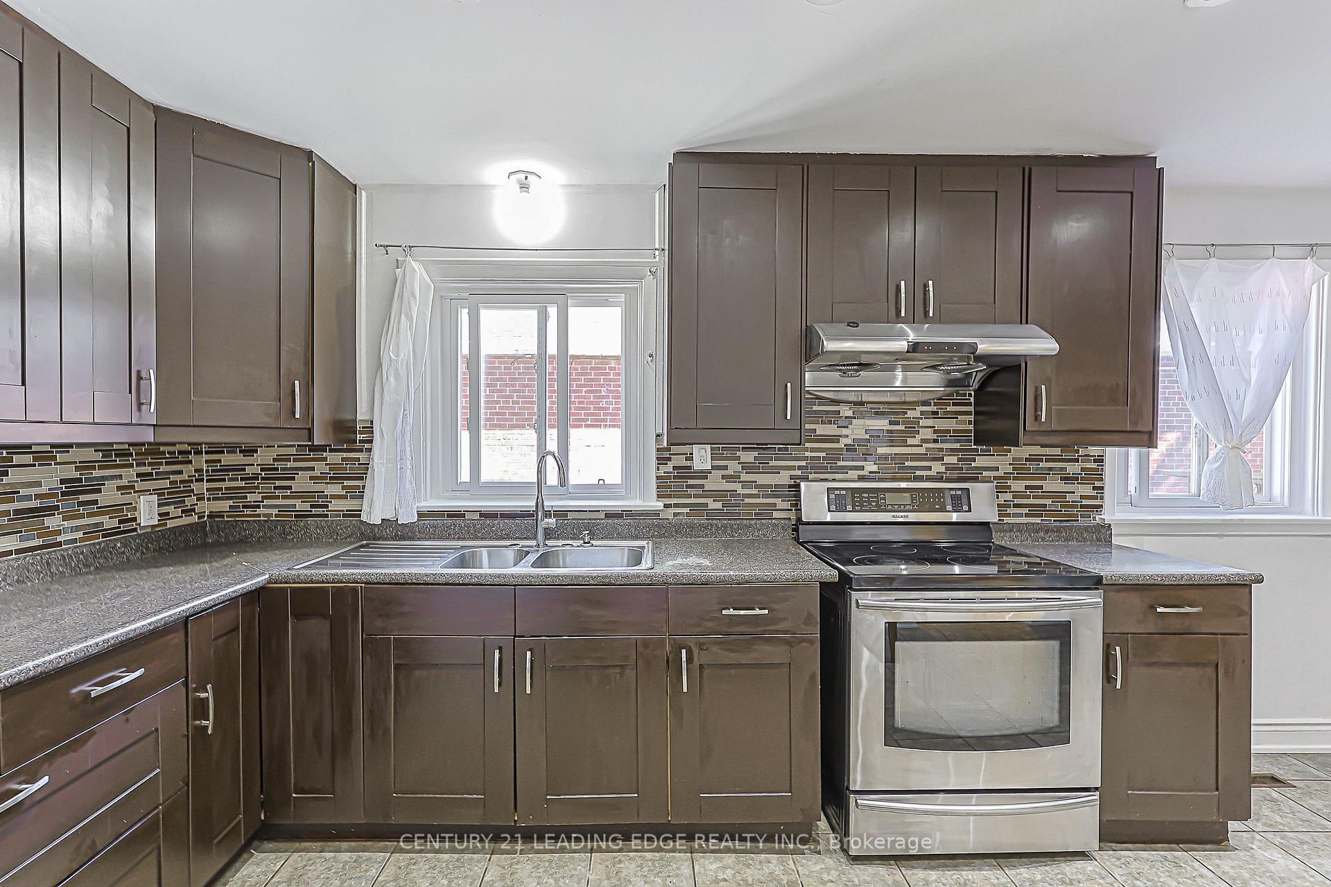 Photo 9 of 246 Ellington Drive, Scarborough, Wexford-Maryvale — HOMEH