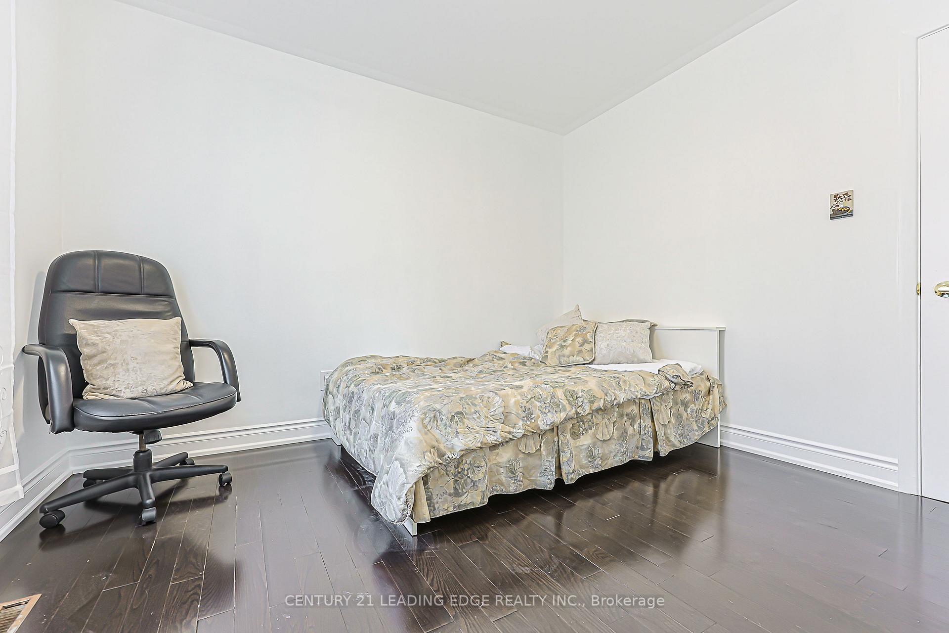 Photo 15 of 246 Ellington Drive, Scarborough, Wexford-Maryvale — HOMEH