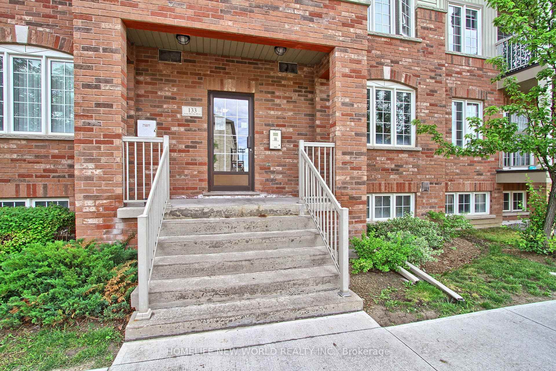Photo 2 of Unit 3, 133 Isaac Devins Boulevard, North York, Humberlea-Pelmo Park — HOMEH