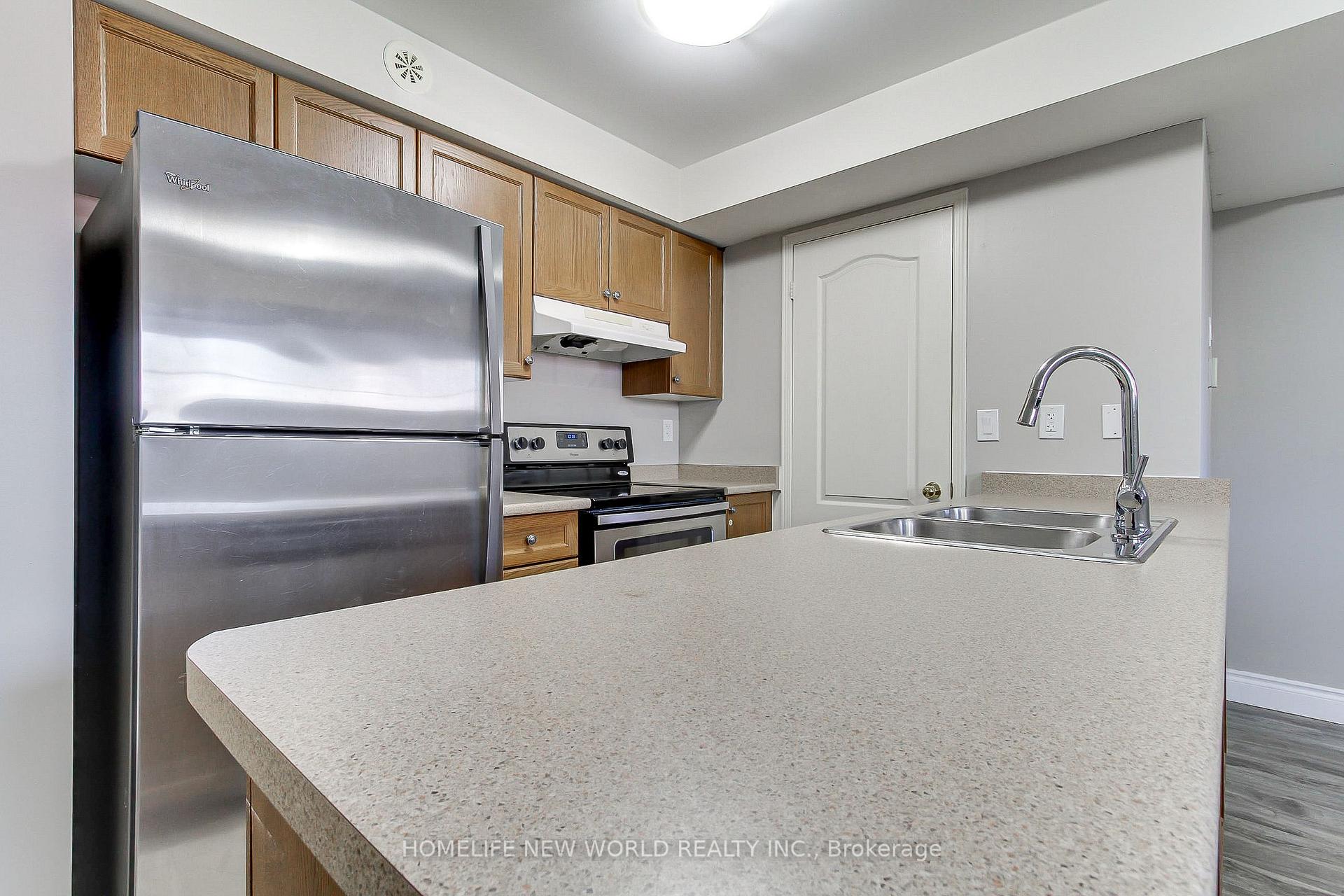 Photo 5 of Unit 3, 133 Isaac Devins Boulevard, North York, Humberlea-Pelmo Park — HOMEH