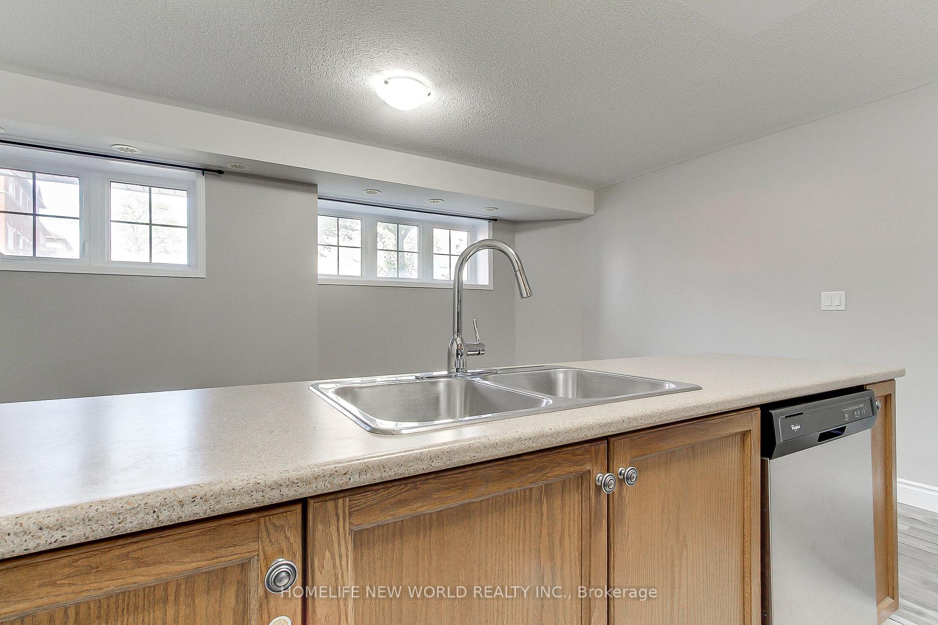 Photo 6 of Unit 3, 133 Isaac Devins Boulevard, North York, Humberlea-Pelmo Park — HOMEH
