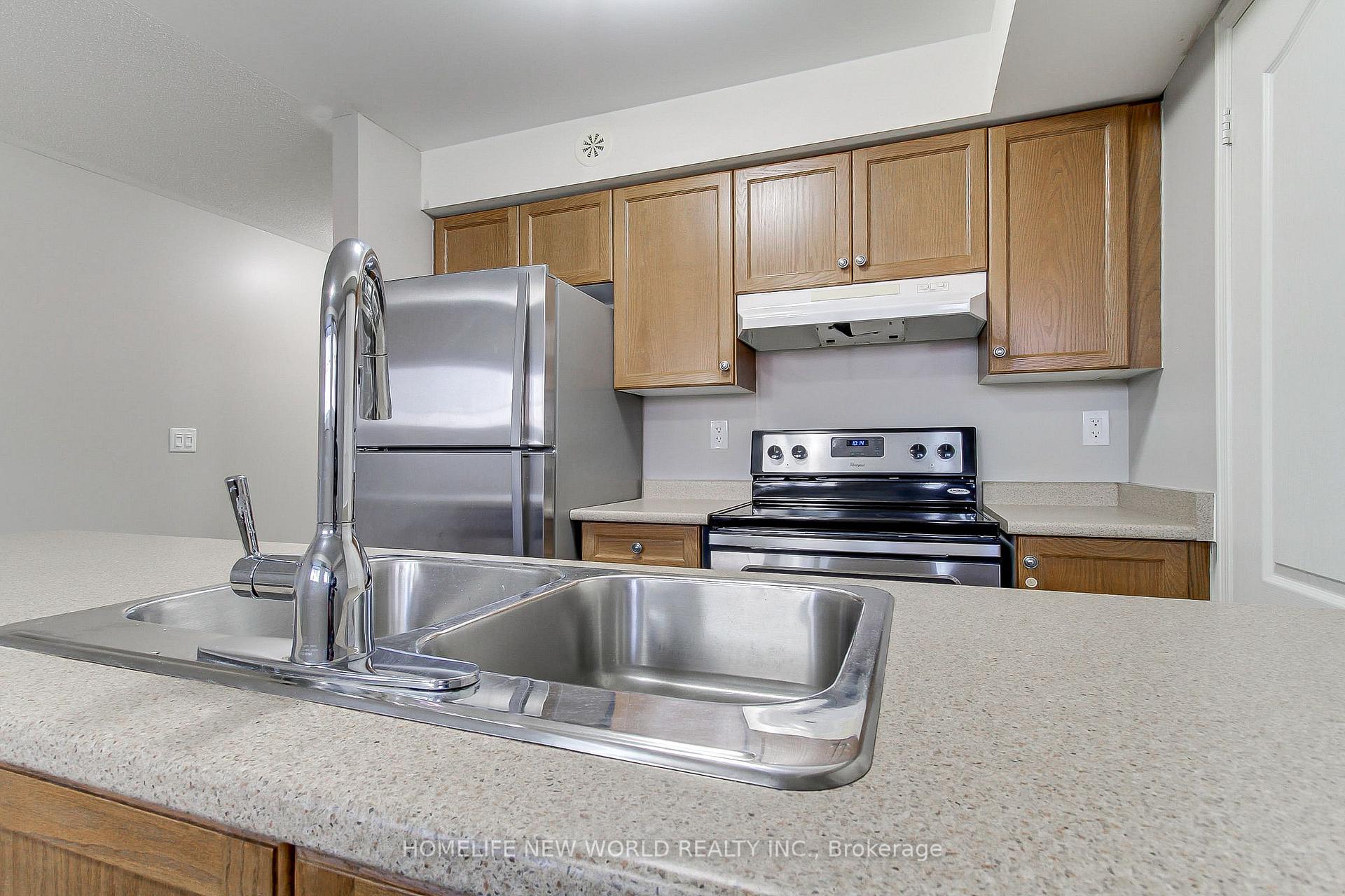 Photo 7 of Unit 3, 133 Isaac Devins Boulevard, North York, Humberlea-Pelmo Park — HOMEH