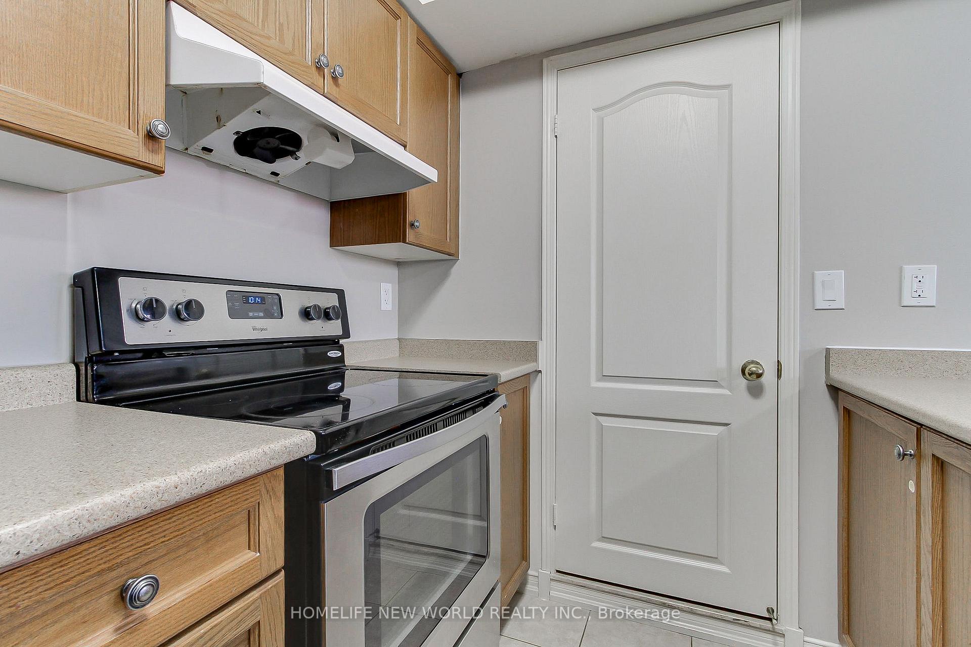 Photo 8 of Unit 3, 133 Isaac Devins Boulevard, North York, Humberlea-Pelmo Park — HOMEH