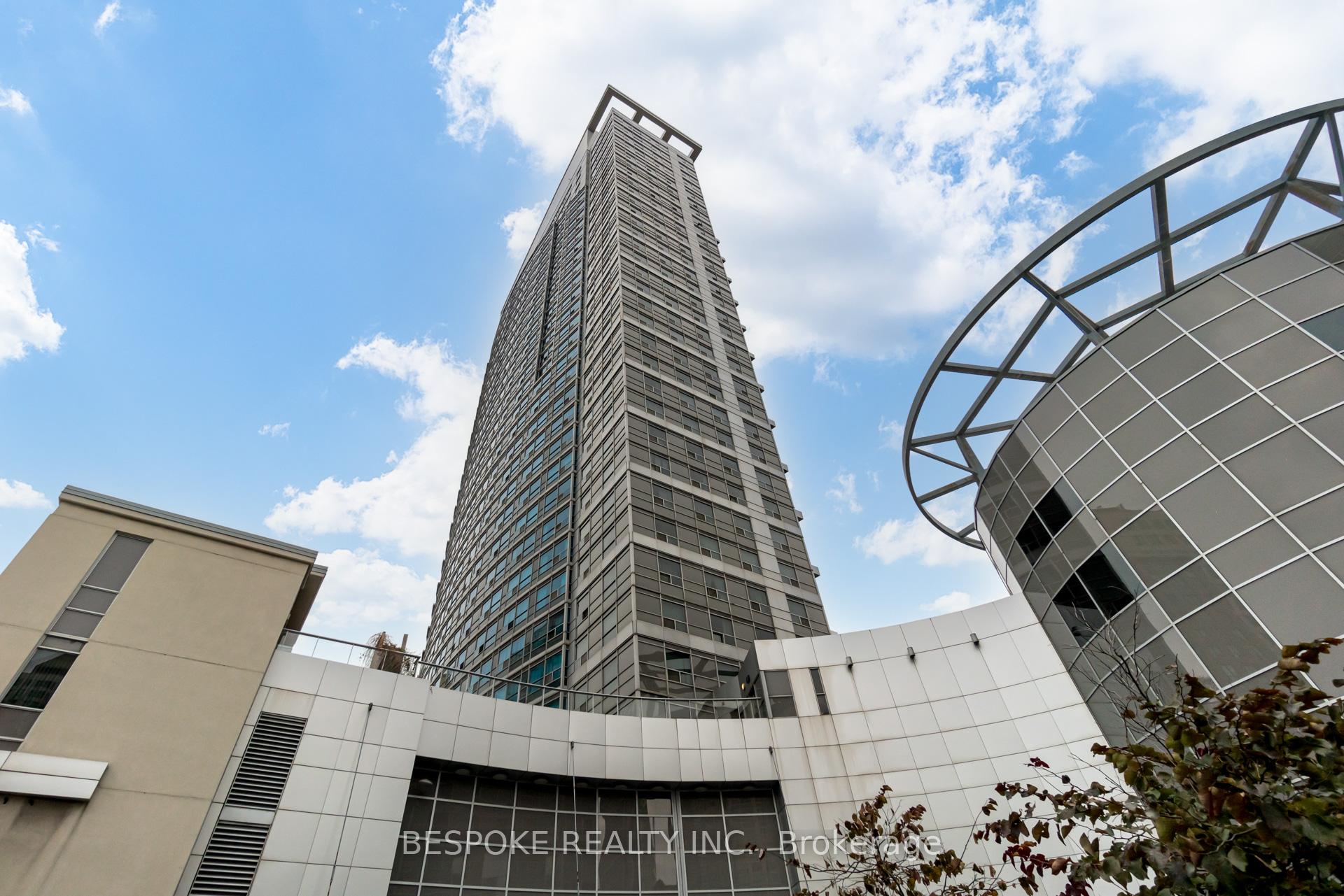 Photo 3 of Unit 1502, 36 Lee Centre Drive, Scarborough, Woburn — HOMEH