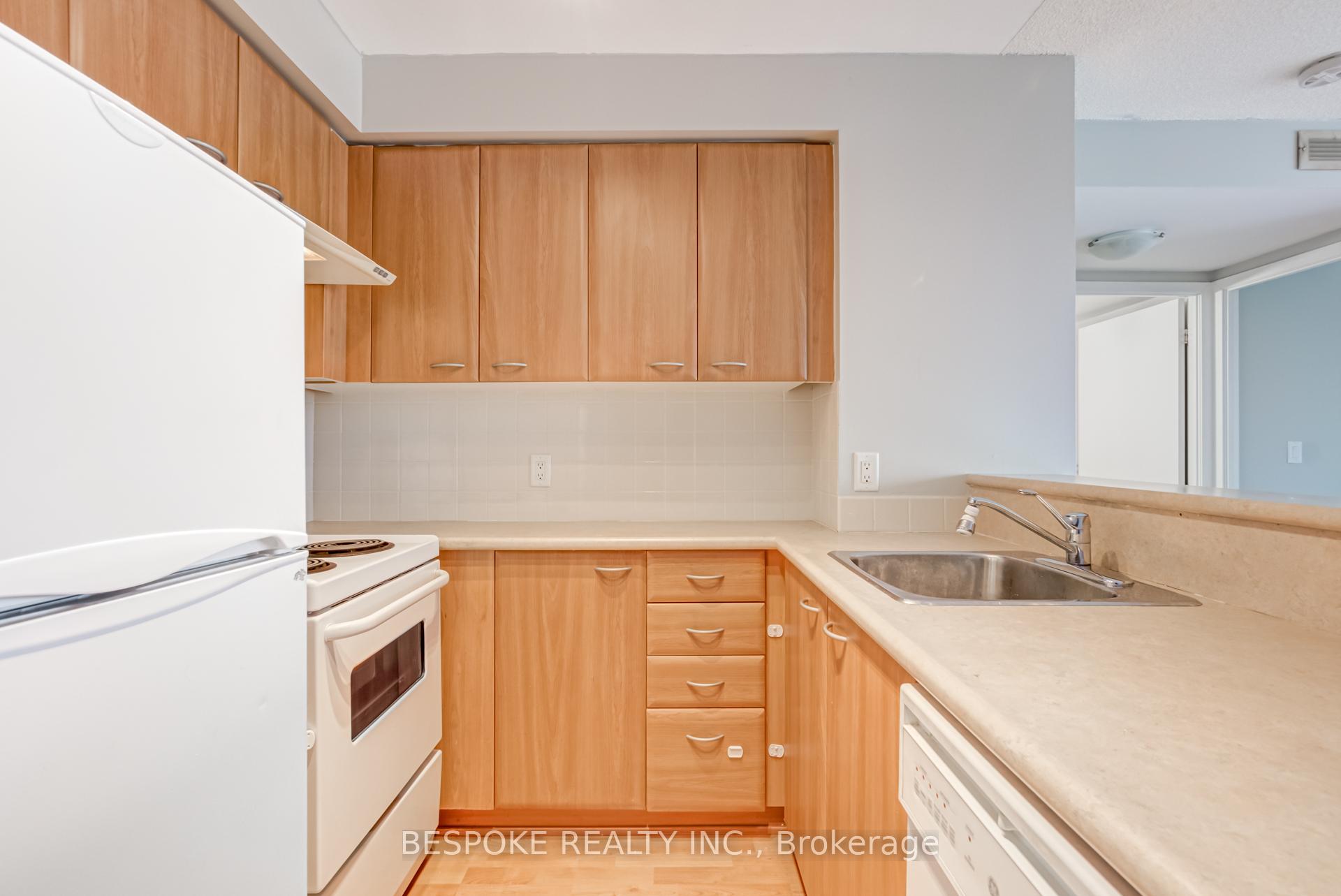 Photo 13 of Unit 1502, 36 Lee Centre Drive, Scarborough, Woburn — HOMEH