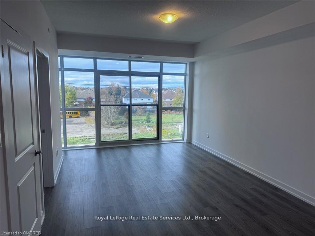 Photo 4 of Unit 403, 450 Dundas Street, Hamilton, Waterdown — HOMEH