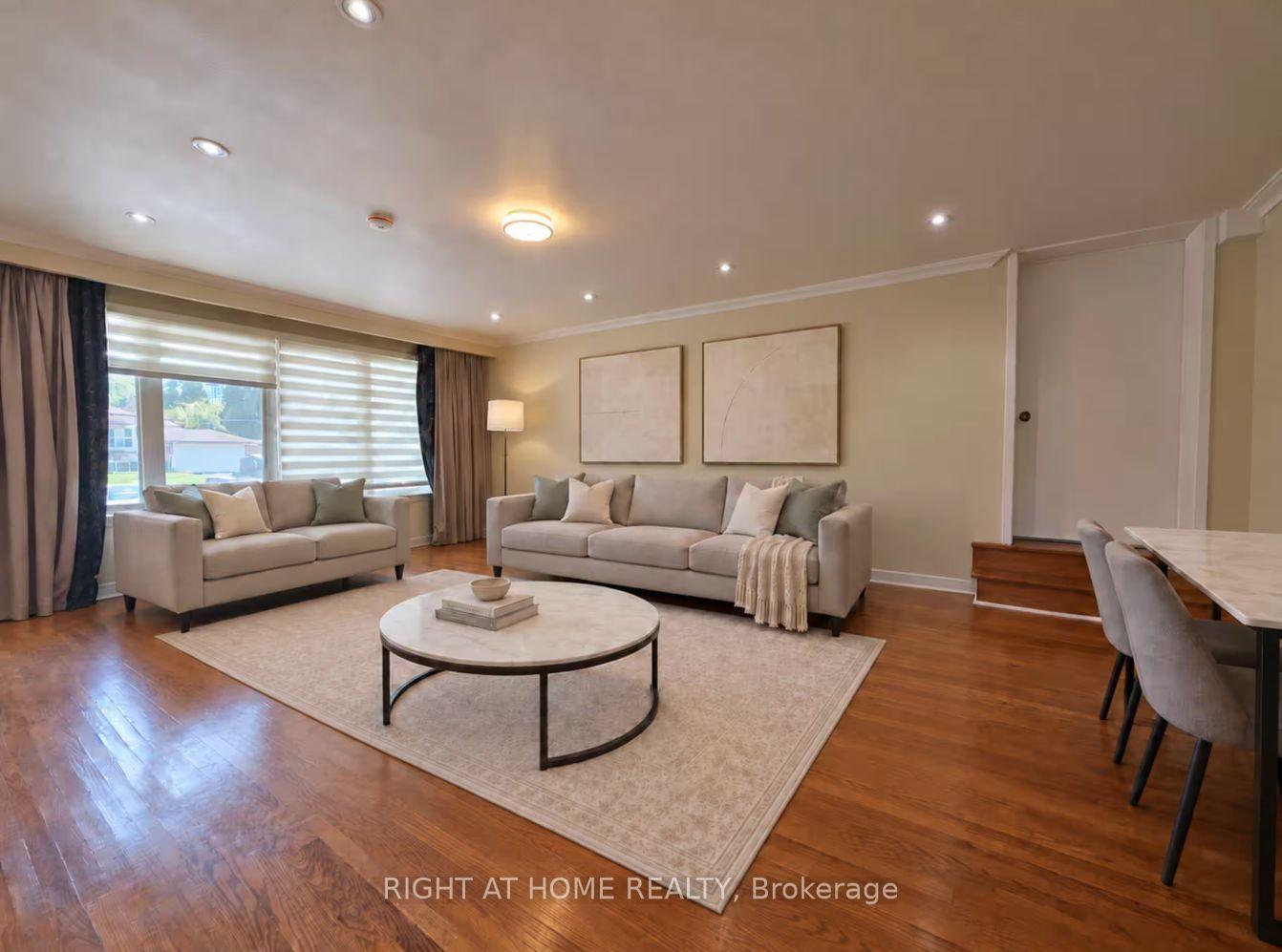 Photo 4 of Unit UPPER LEVEL, 26 Wedgewood Drive, North York, Newtonbrook East — HOMEH