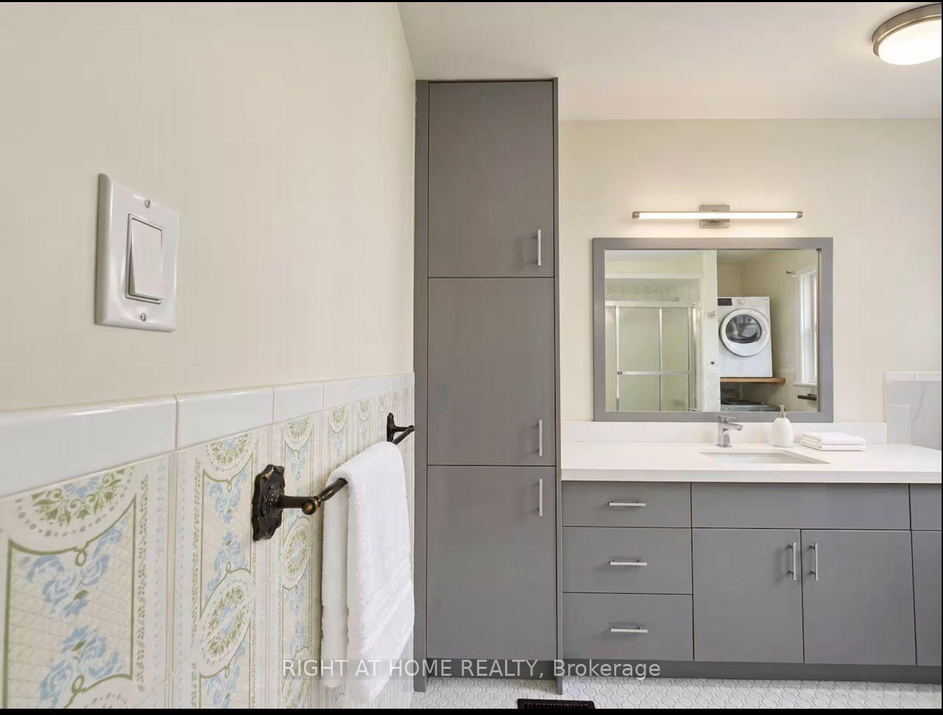 Photo 13 of Unit UPPER LEVEL, 26 Wedgewood Drive, North York, Newtonbrook East — HOMEH