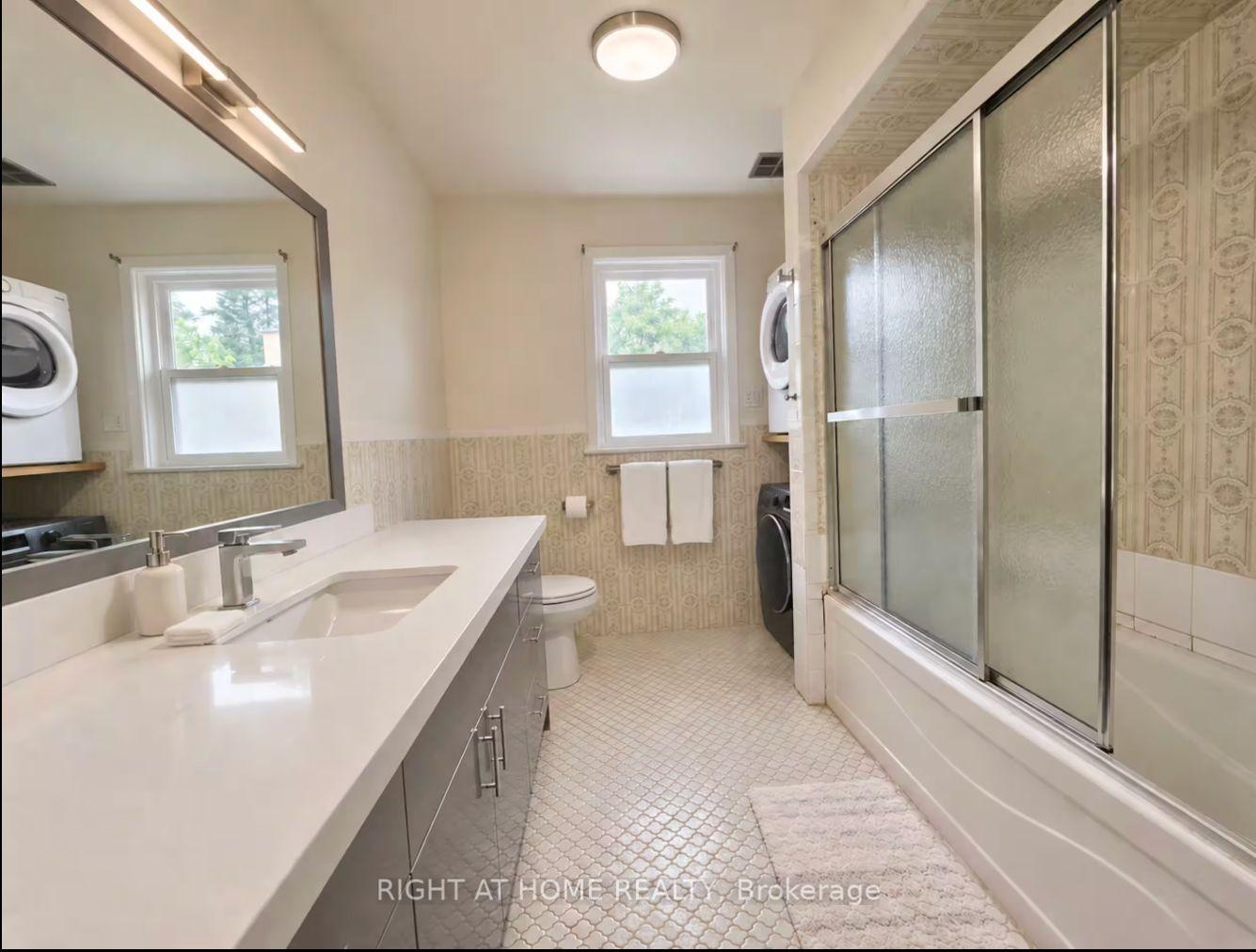 Photo 14 of Unit UPPER LEVEL, 26 Wedgewood Drive, North York, Newtonbrook East — HOMEH