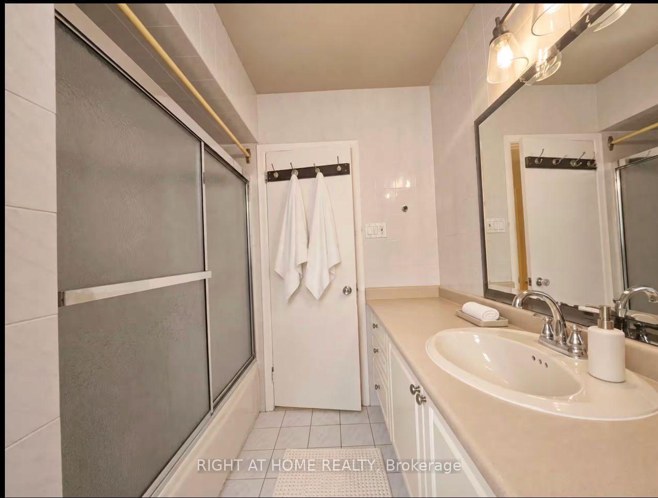 Photo 16 of Unit UPPER LEVEL, 26 Wedgewood Drive, North York, Newtonbrook East — HOMEH