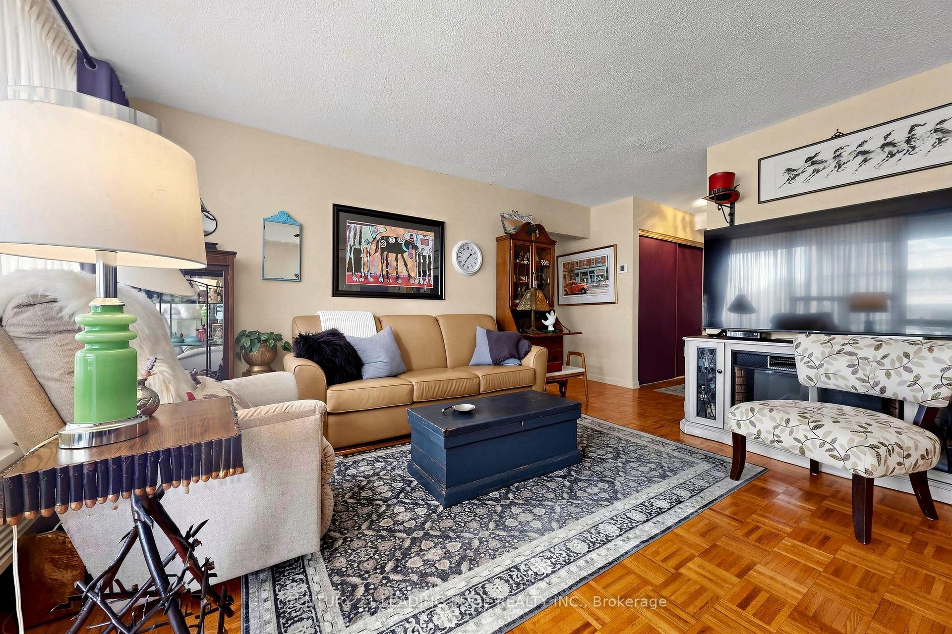Photo 8 of Unit 429, 50 Richmond Street E, Oshawa, O'Neill — HOMEH