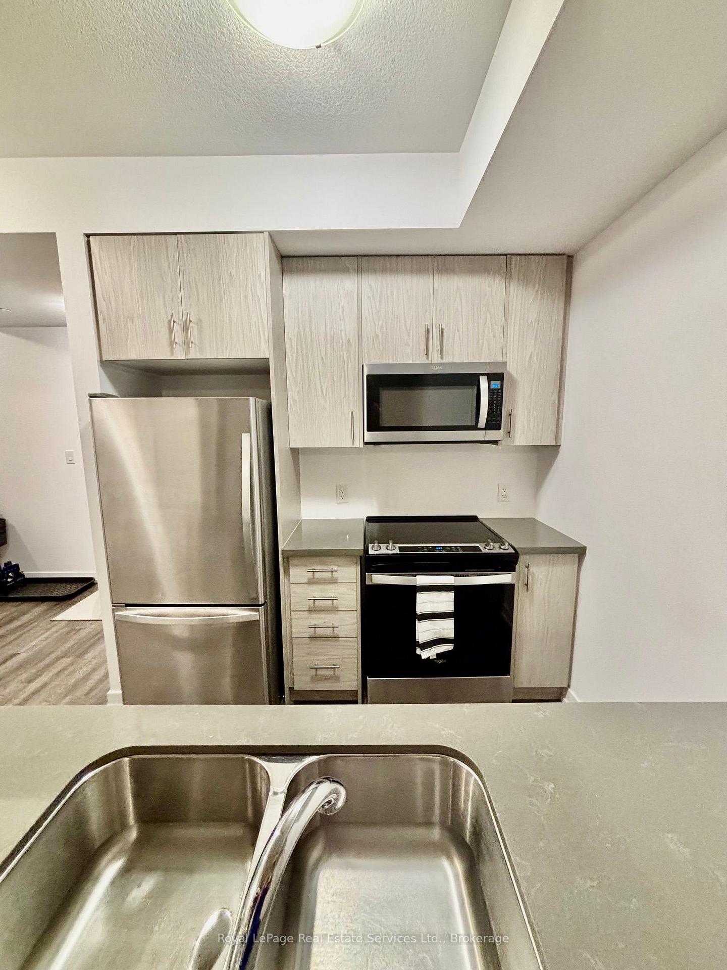 Photo 5 of Unit 814, 450 Dundas Street, Hamilton, Waterdown — HOMEH